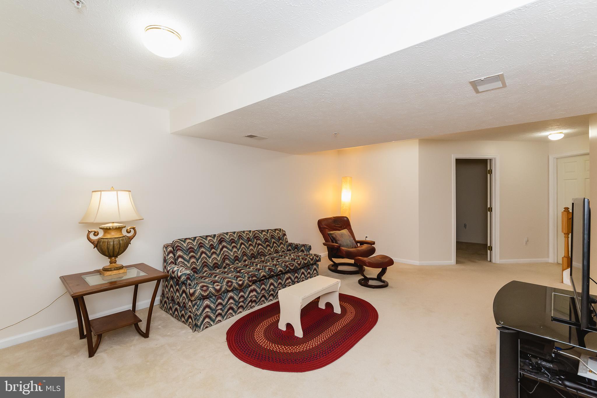 HOLLY WOODS - Residential