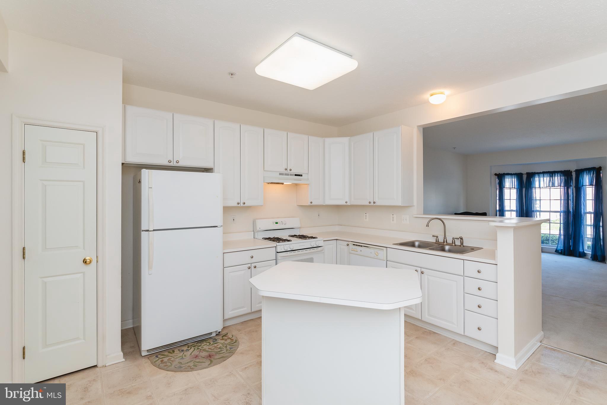 HOLLY WOODS - Residential