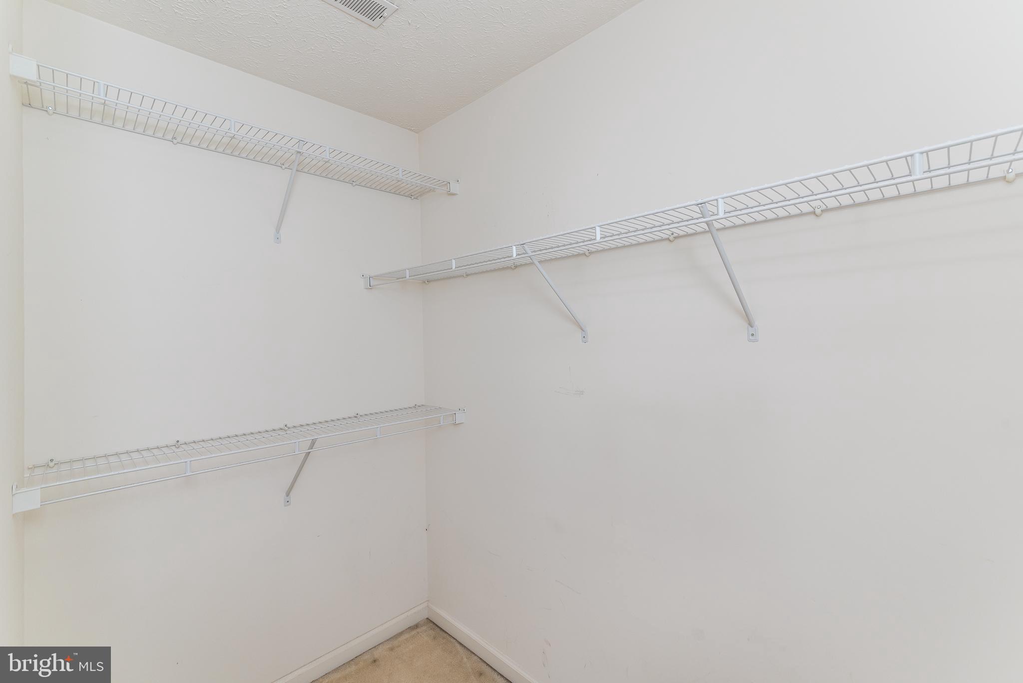 HOLLY WOODS - Residential