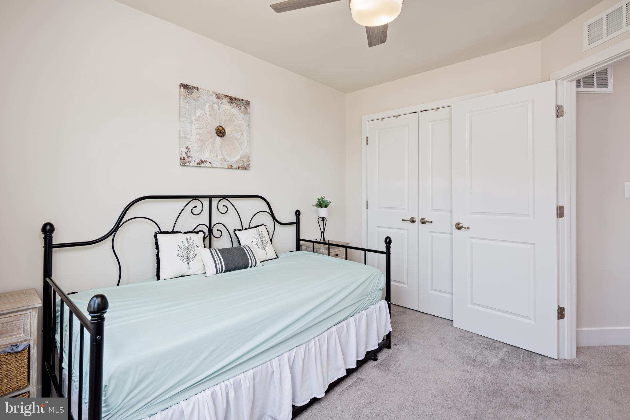 TANYARD SHORES - Residential