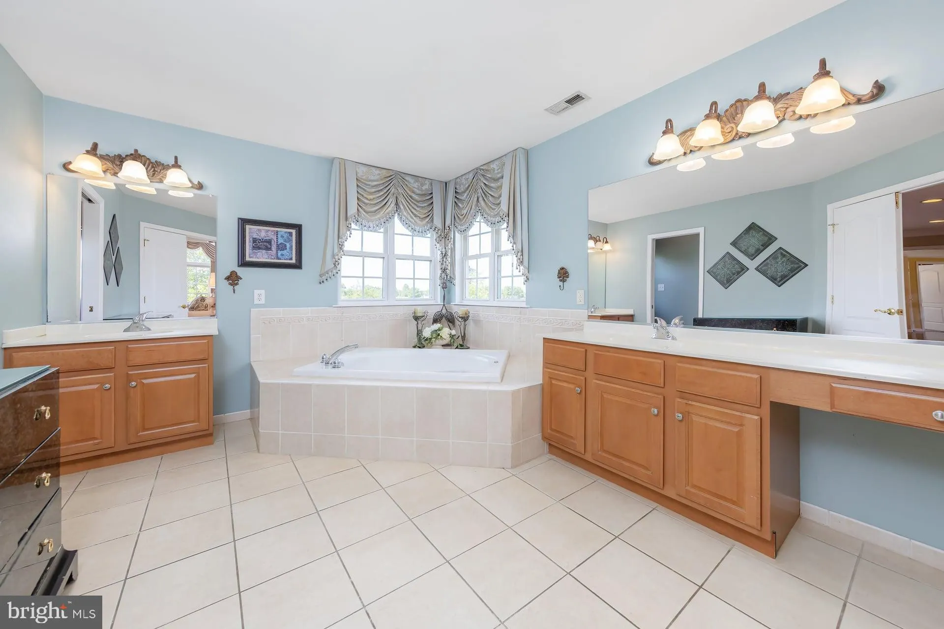 Mullica Hill, New Jersey 08062, United States, 4 Bedrooms Bedrooms, ,4 BathroomsBathrooms,Residential,Contingent,158755