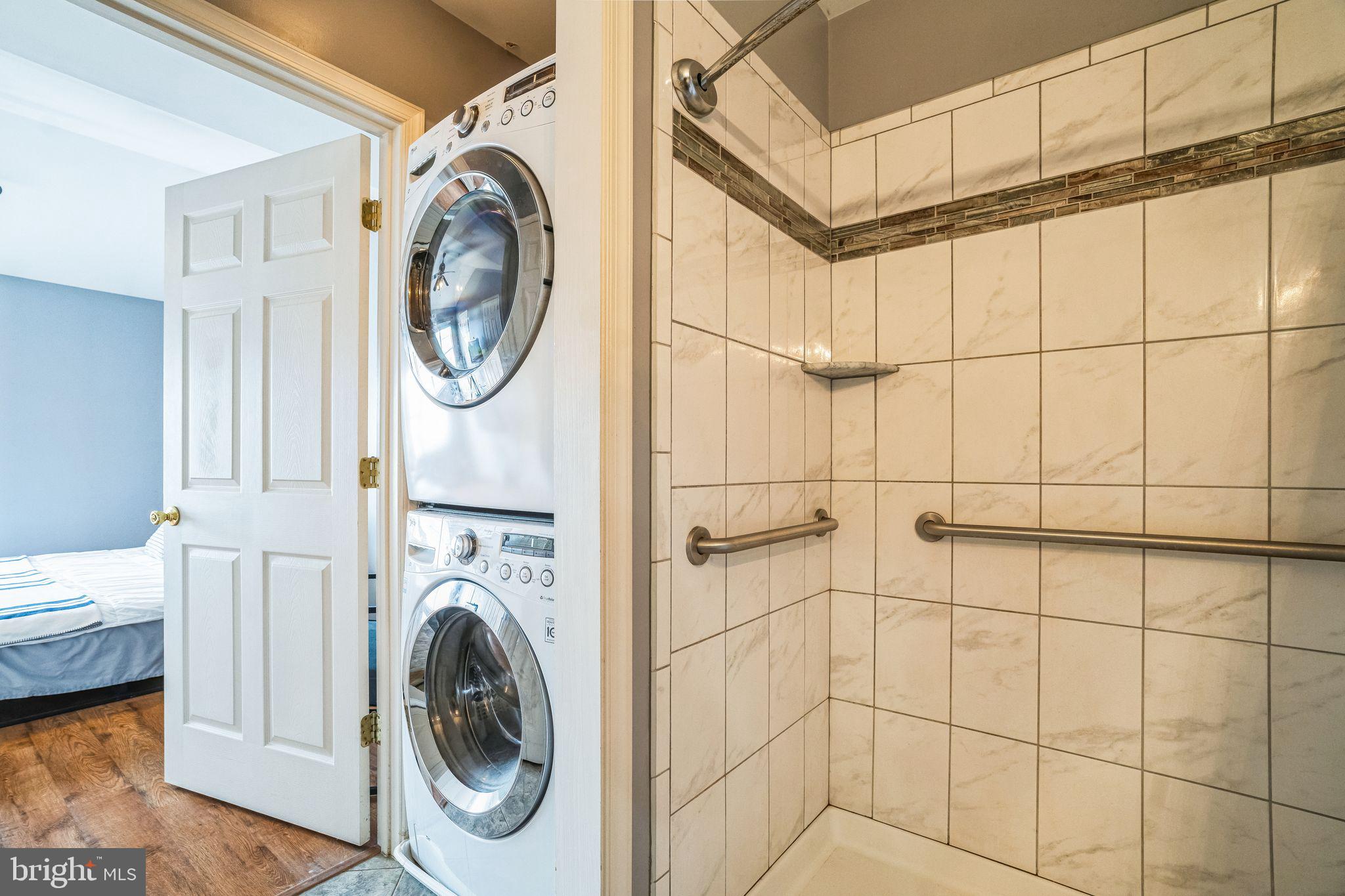 PERSIMMON CREEK - Residential