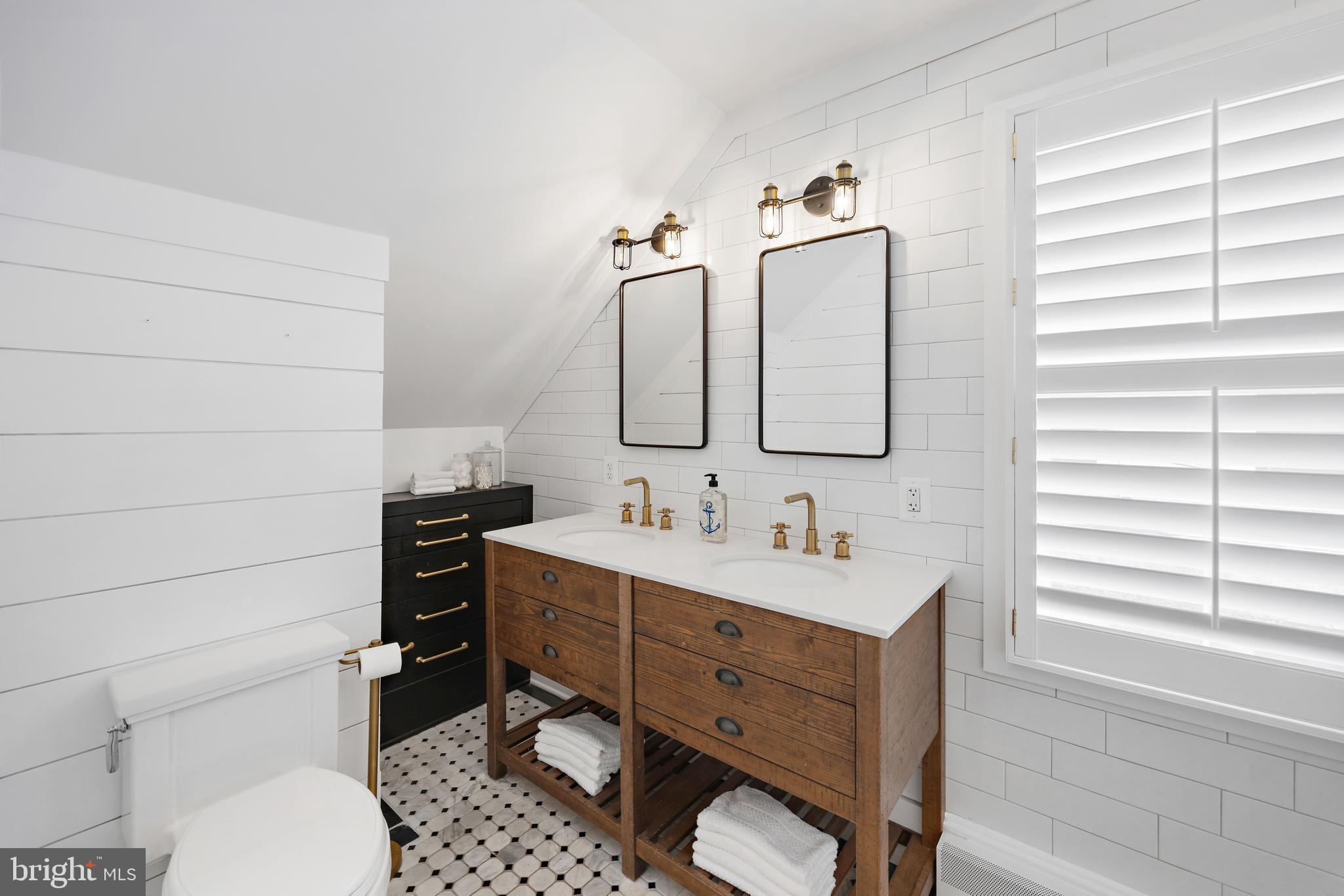 EASTPORT - Residential