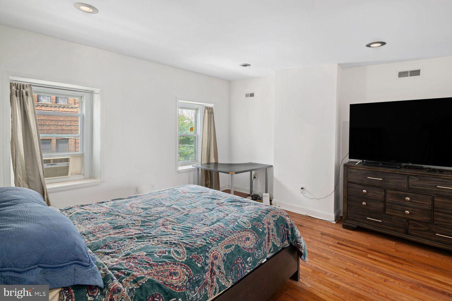 GRADUATE HOSPITAL - Residential