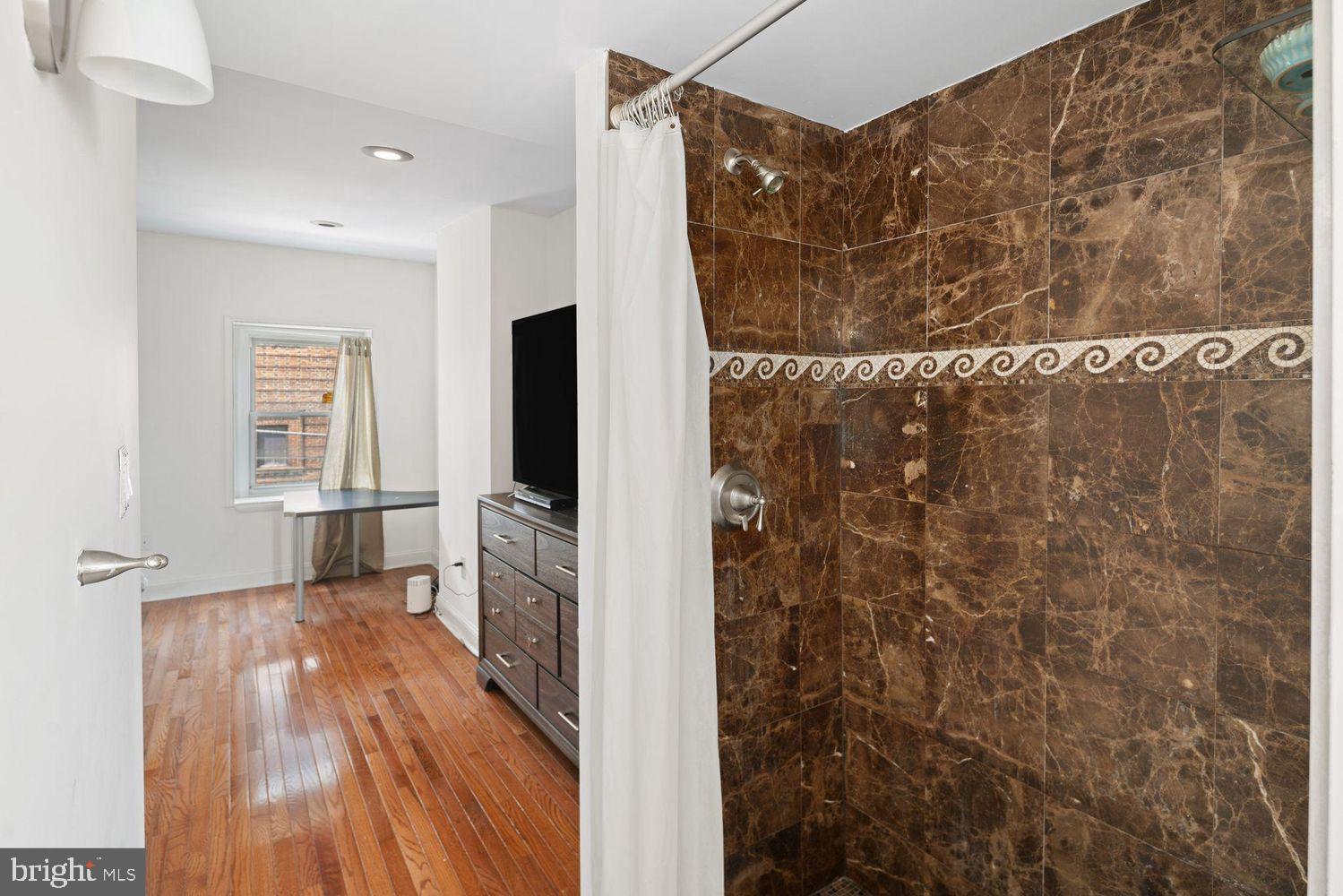 GRADUATE HOSPITAL - Residential