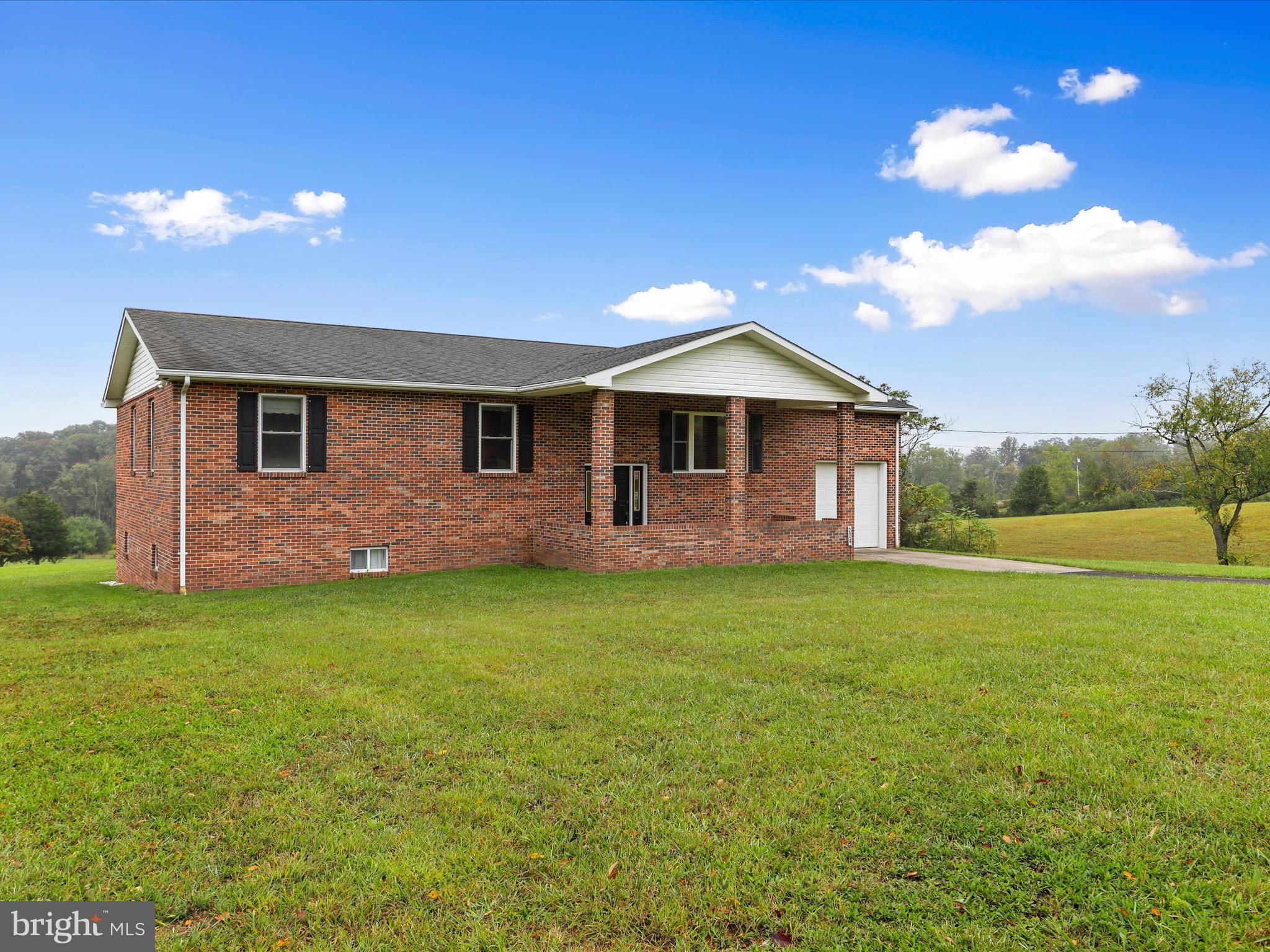 SPRING MEADOWS - Residential