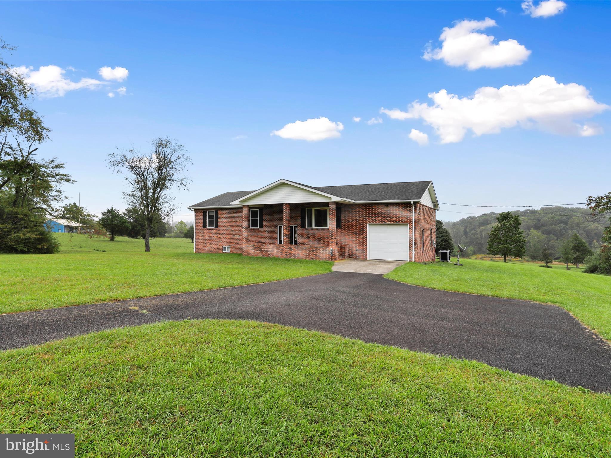 SPRING MEADOWS - Residential