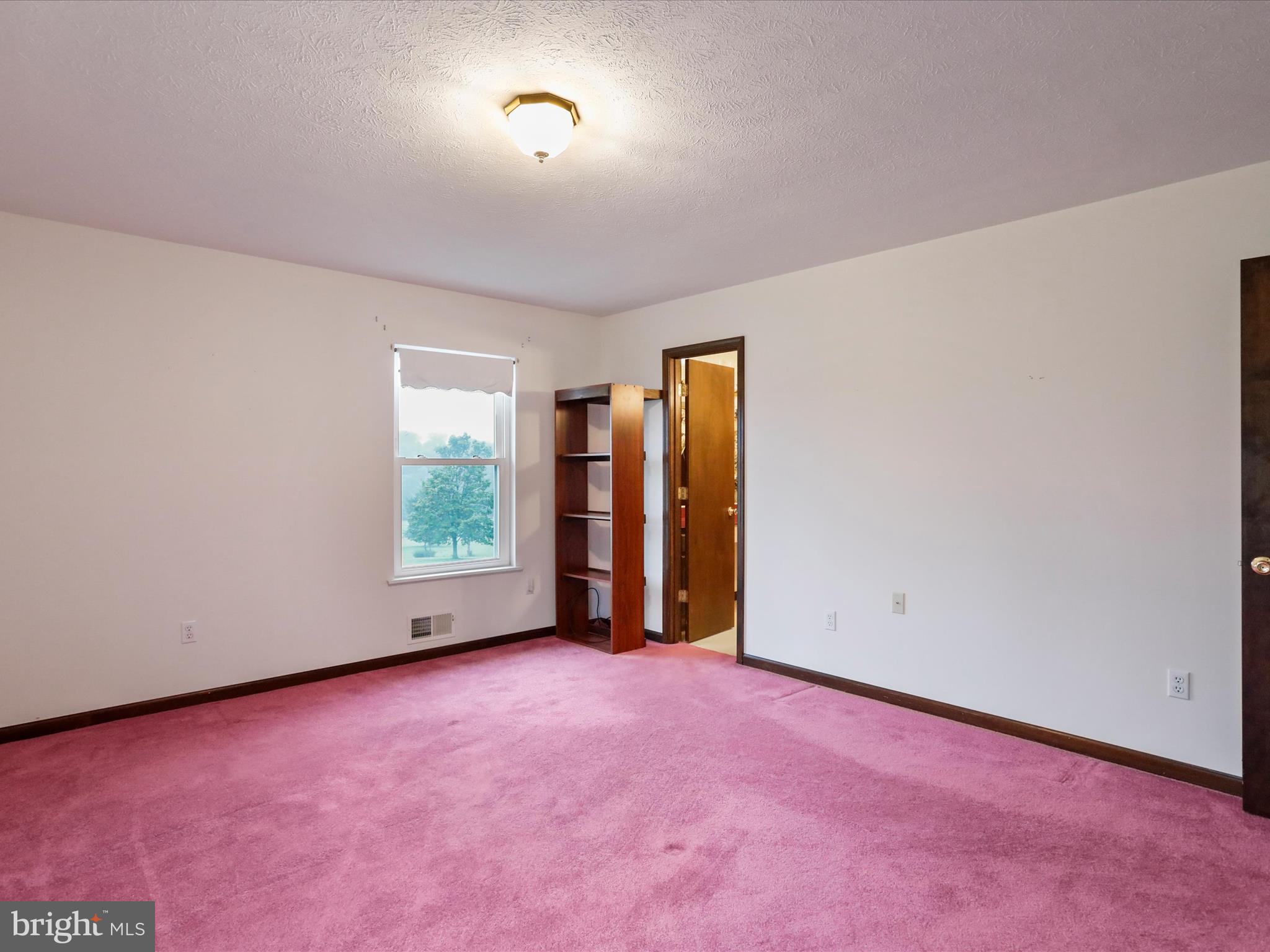 SPRING MEADOWS - Residential