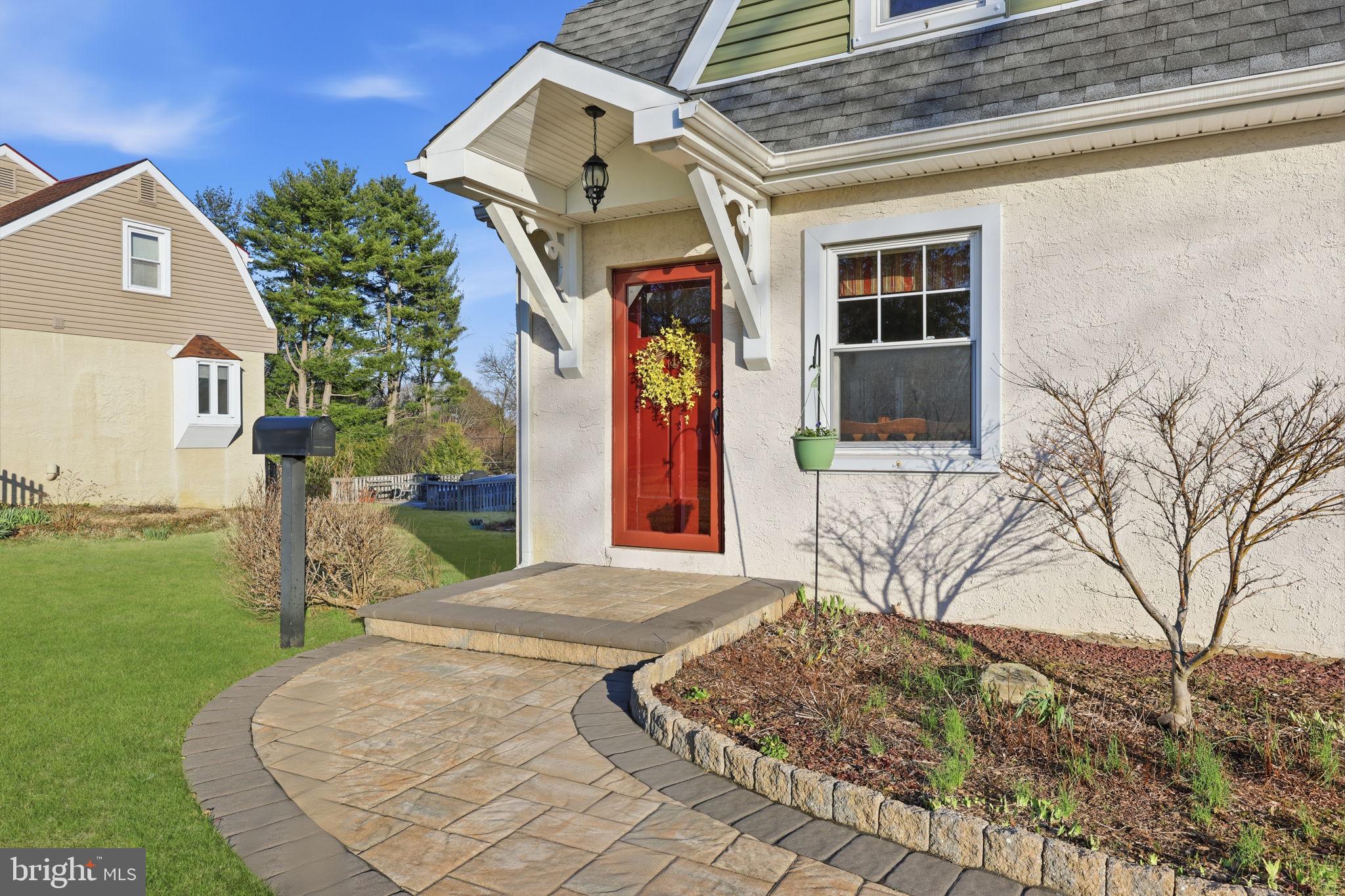 SOUTHAMPTON HGHTS - Residential