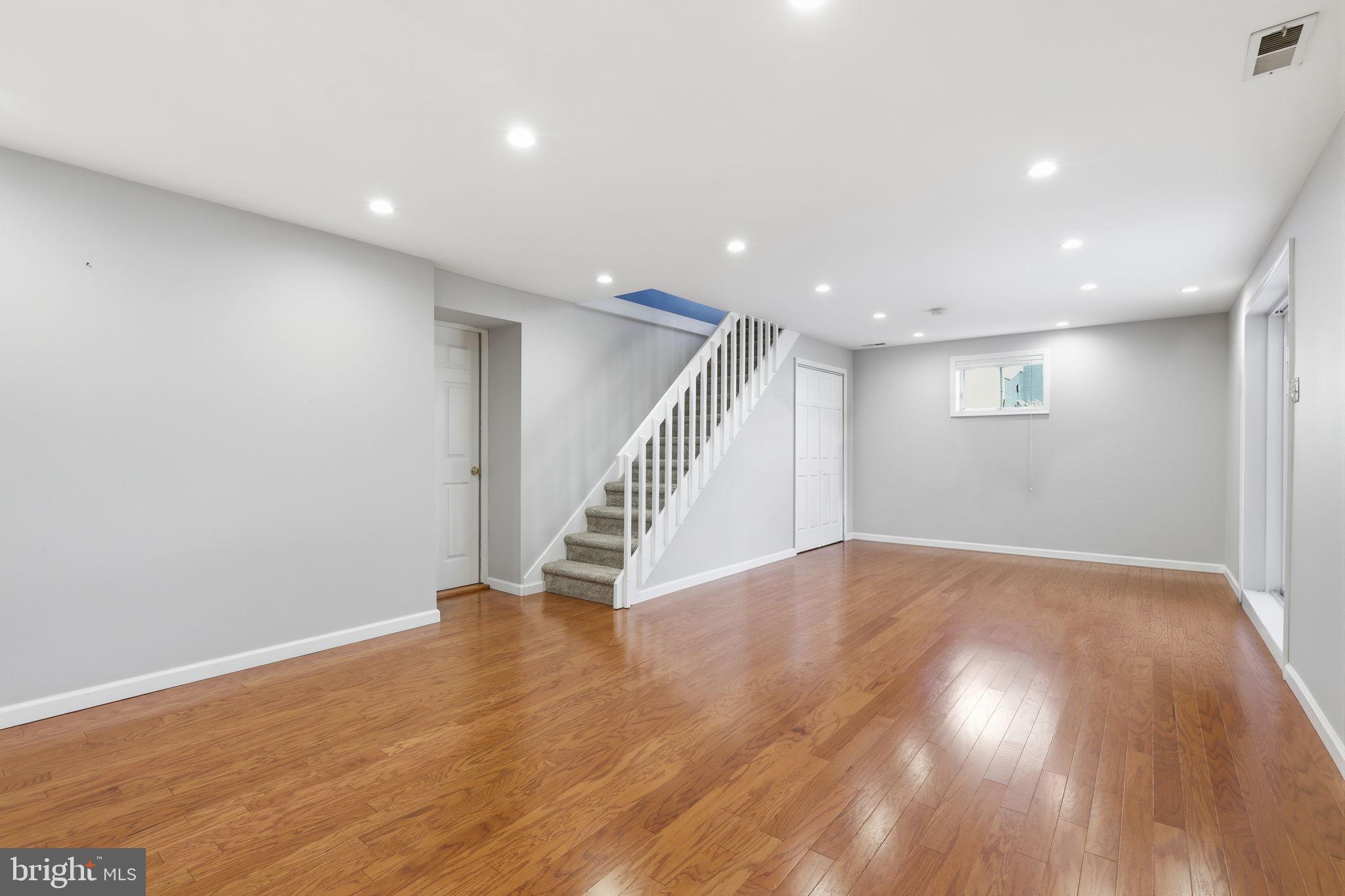 SOUTHAMPTON HGHTS - Residential