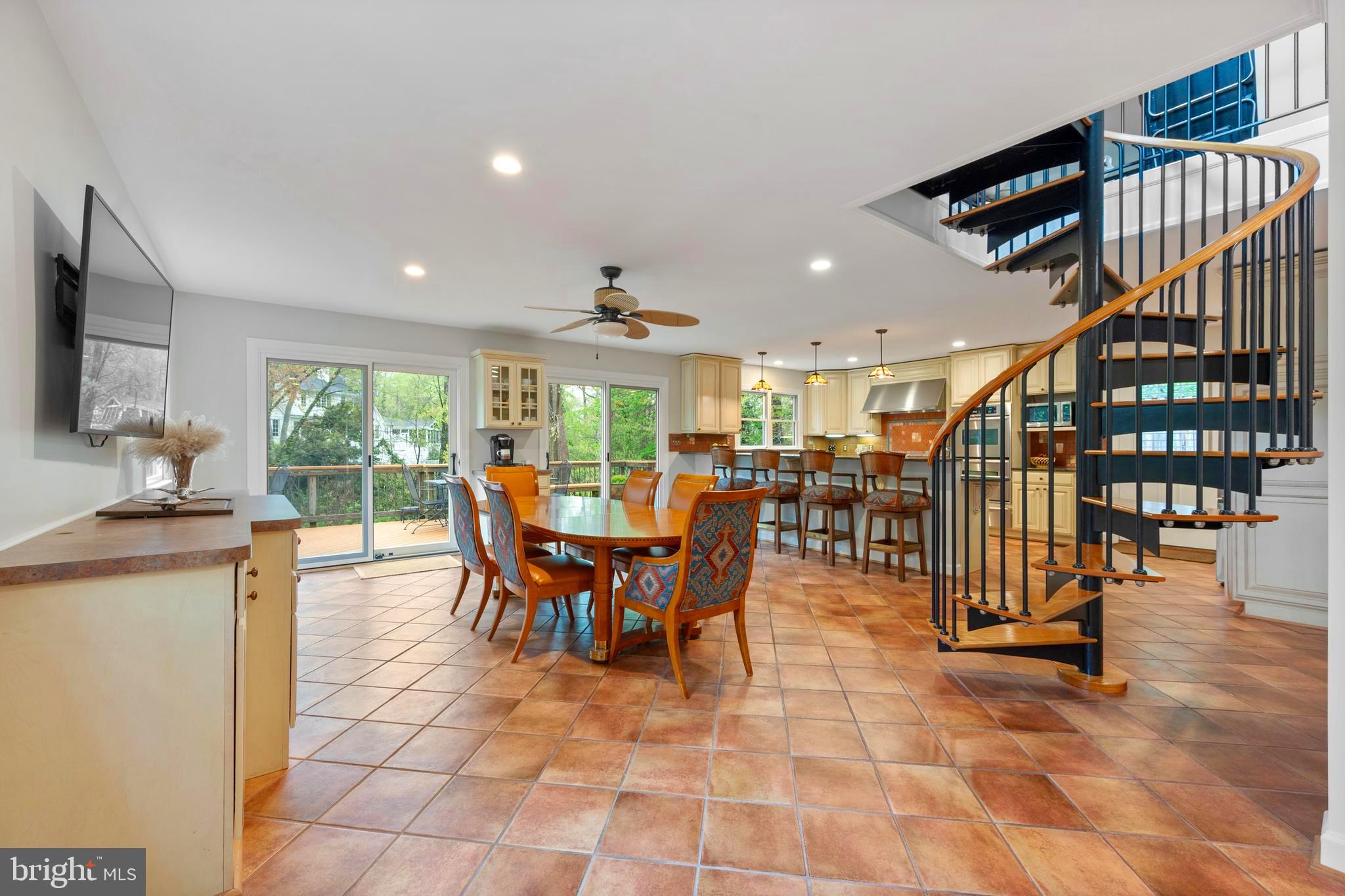 WAYNEWOOD - Residential