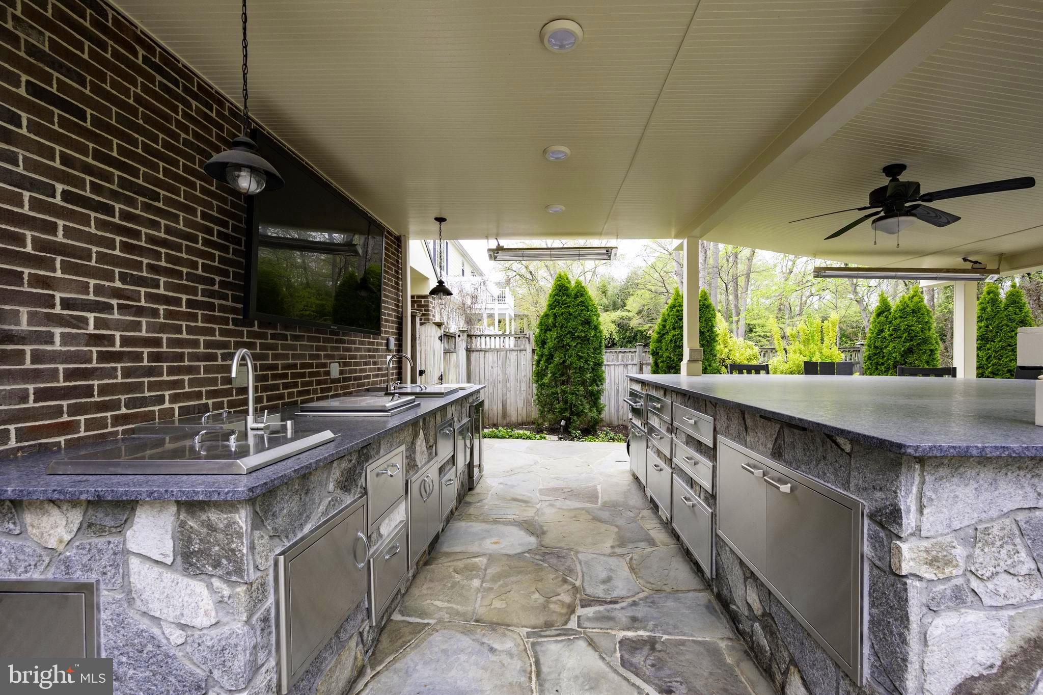 WAYNEWOOD - Residential