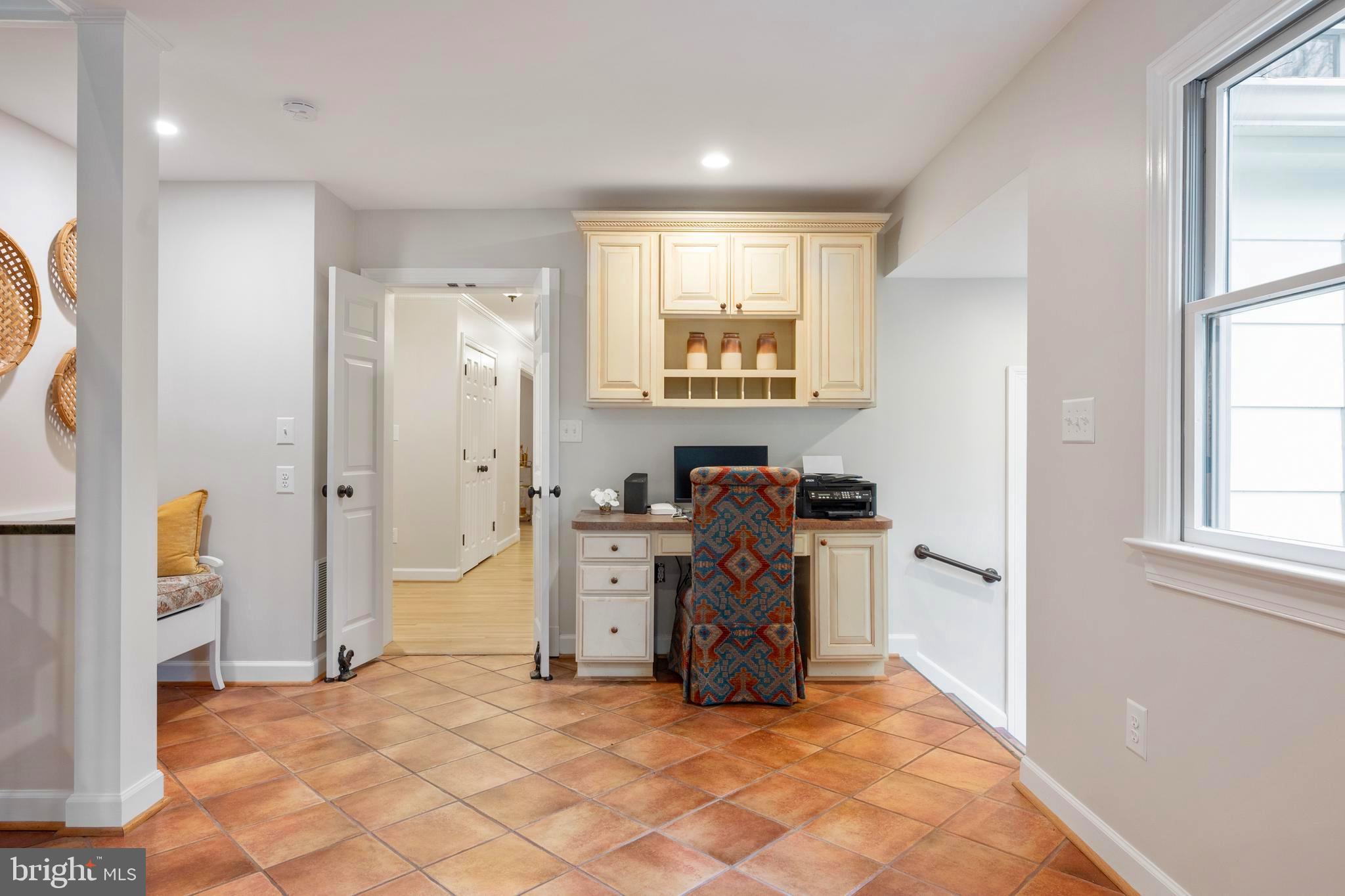 WAYNEWOOD - Residential