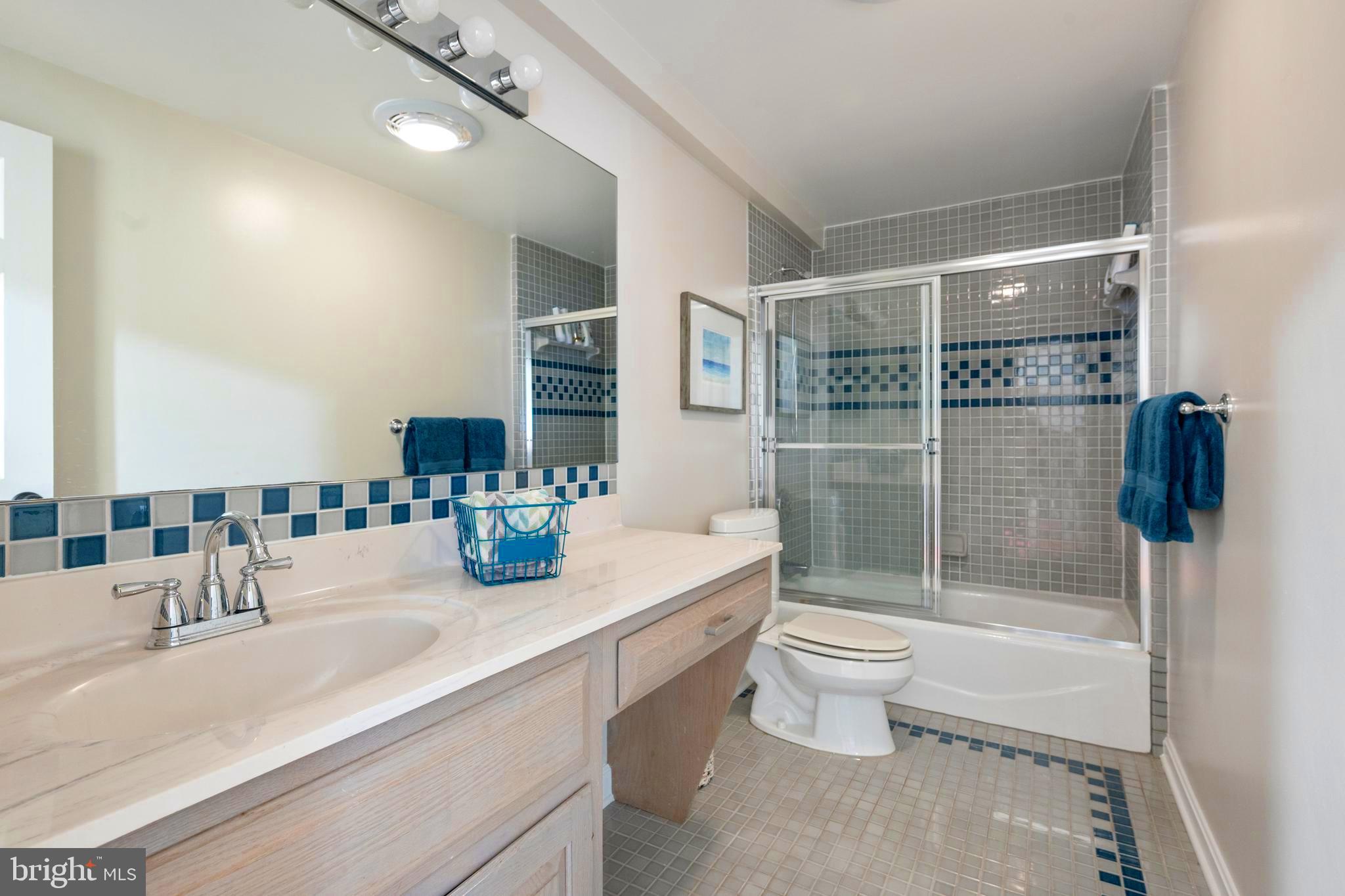 WAYNEWOOD - Residential