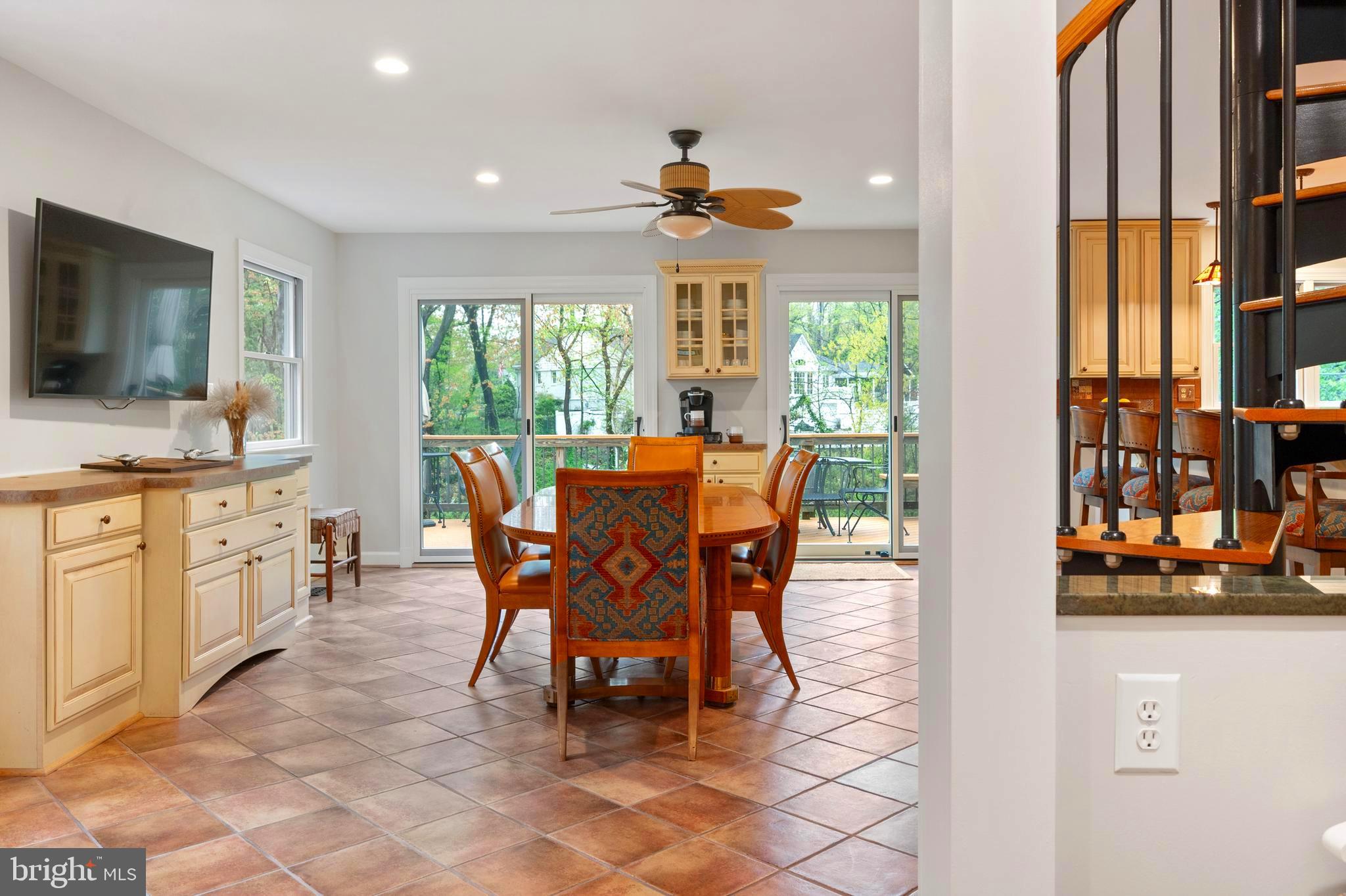 WAYNEWOOD - Residential