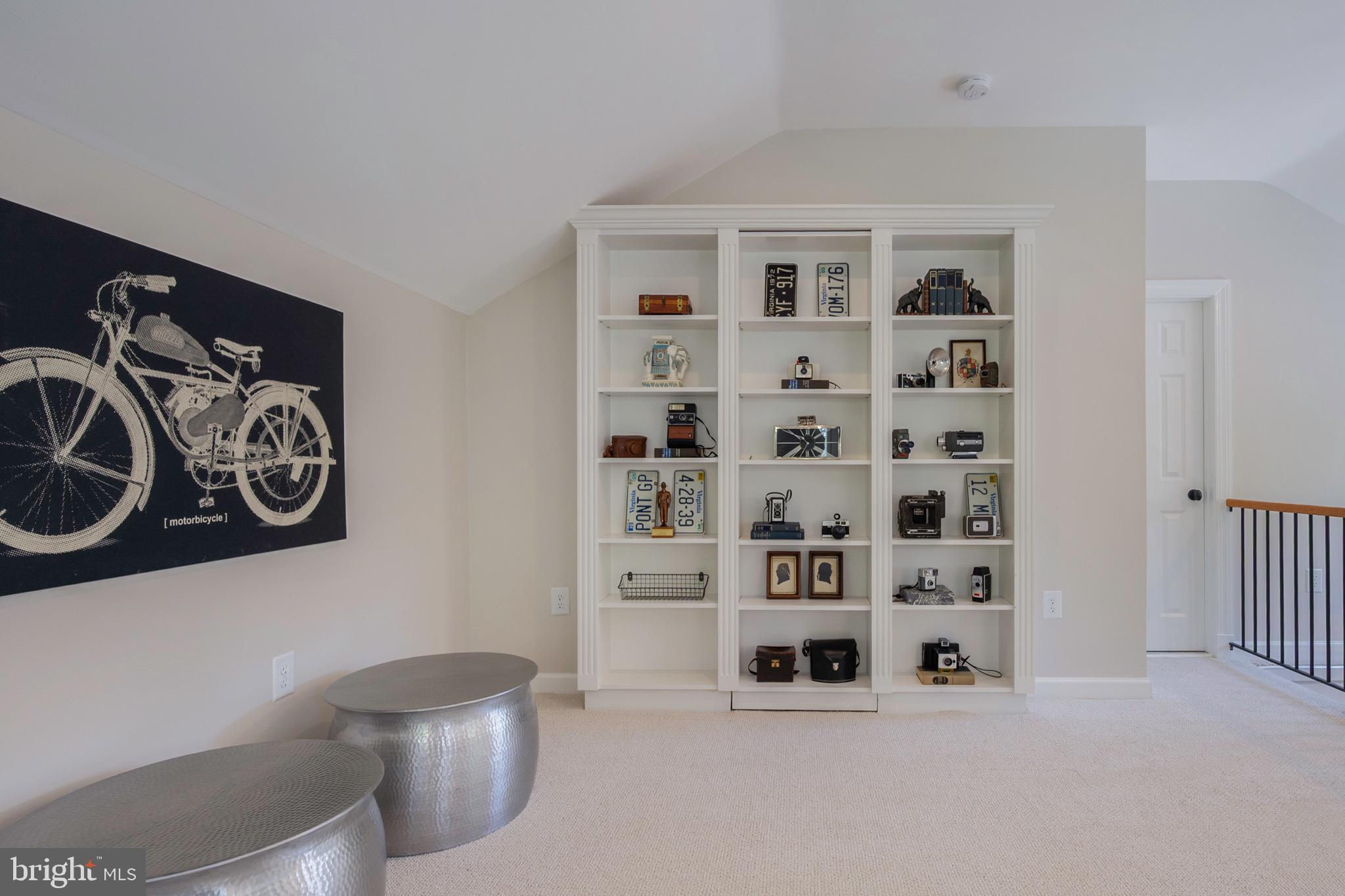 WAYNEWOOD - Residential