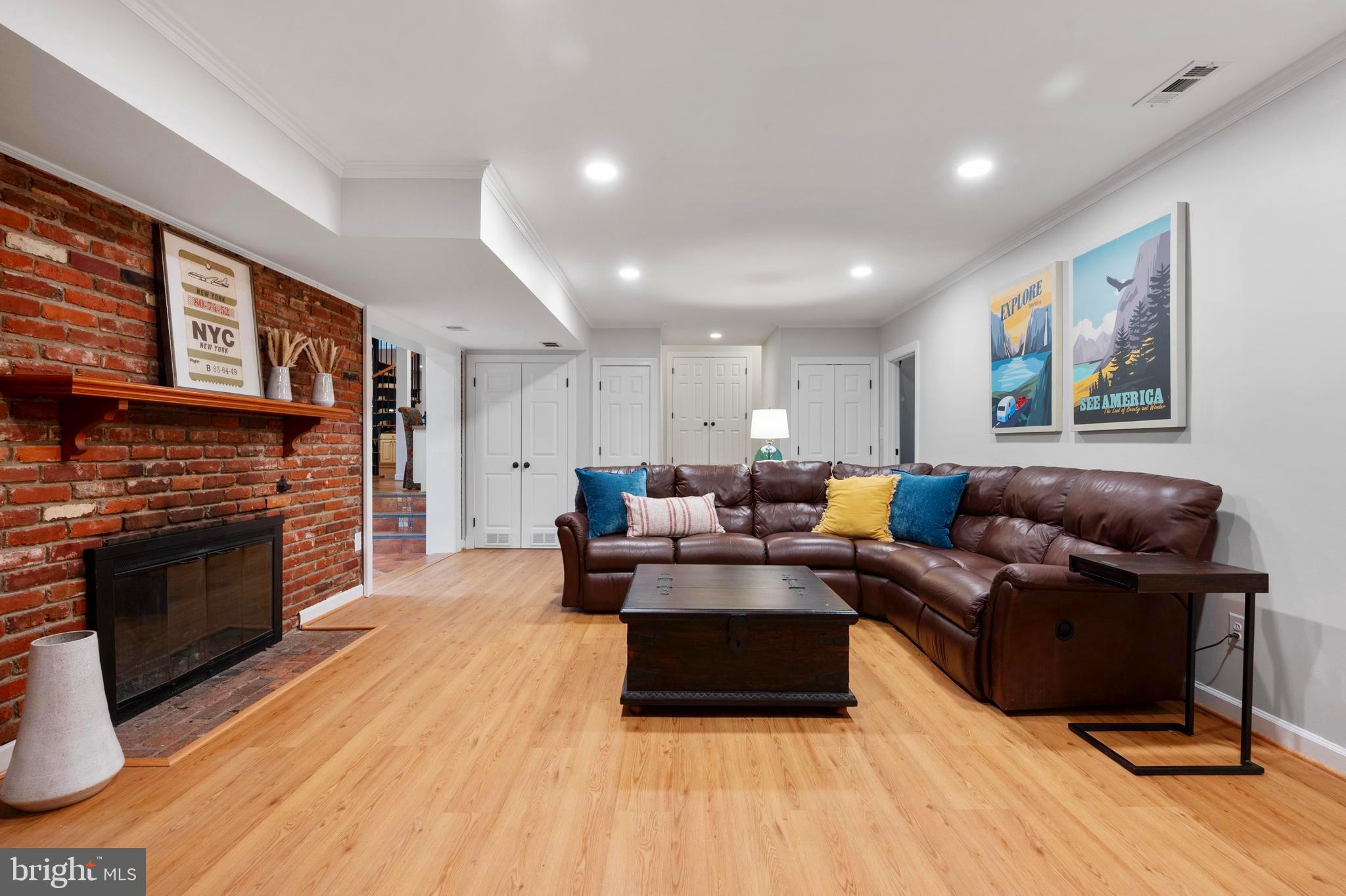 WAYNEWOOD - Residential