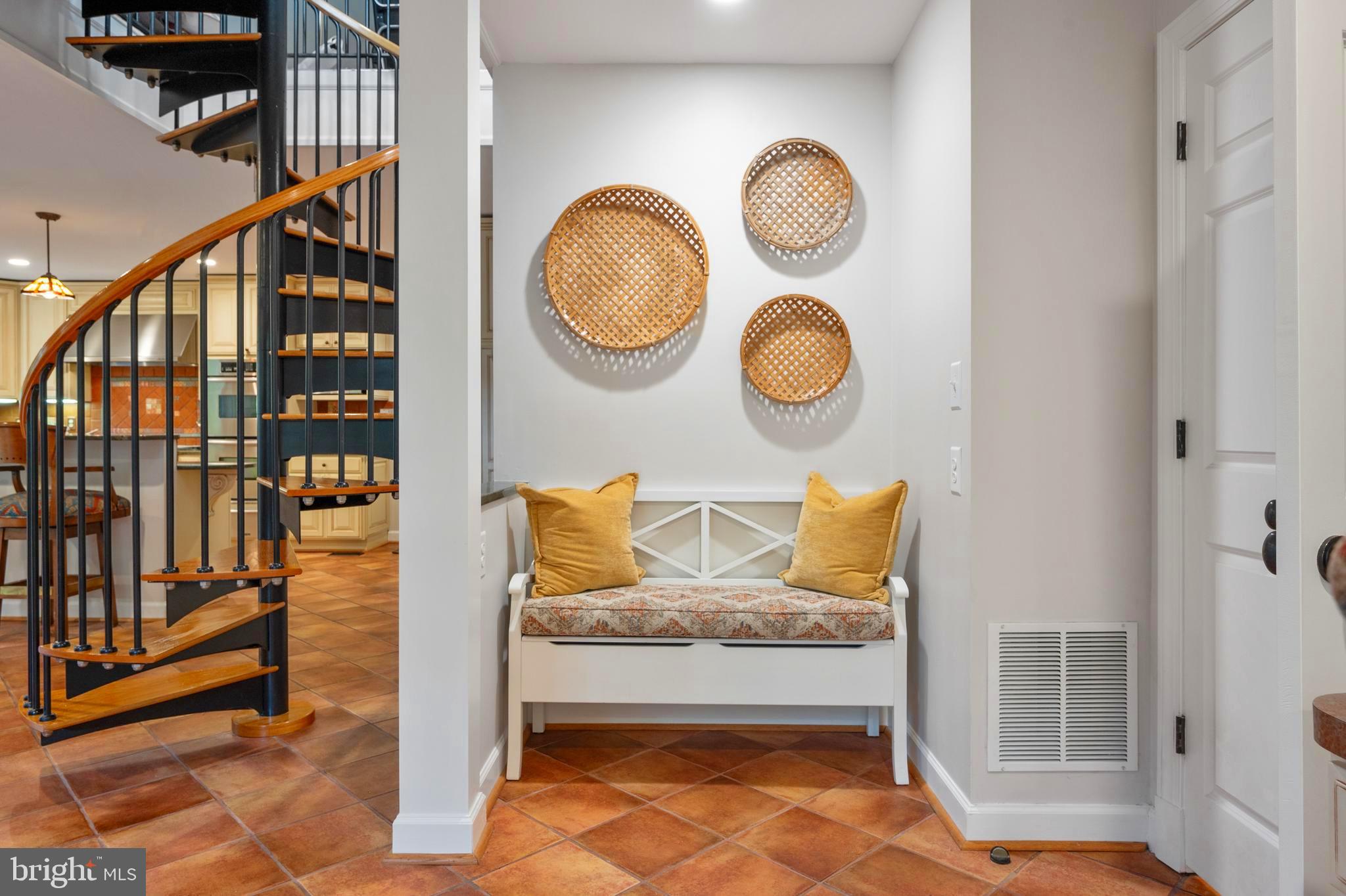 WAYNEWOOD - Residential