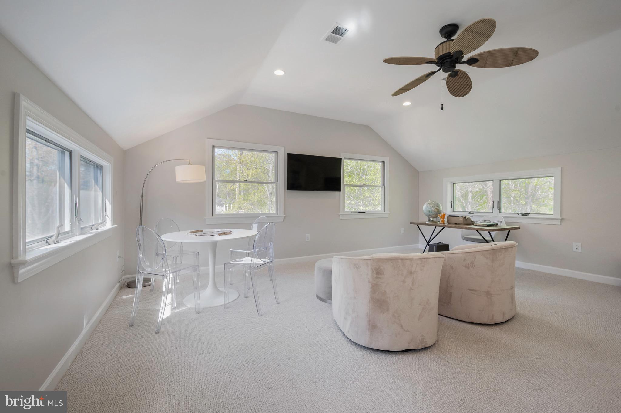 WAYNEWOOD - Residential