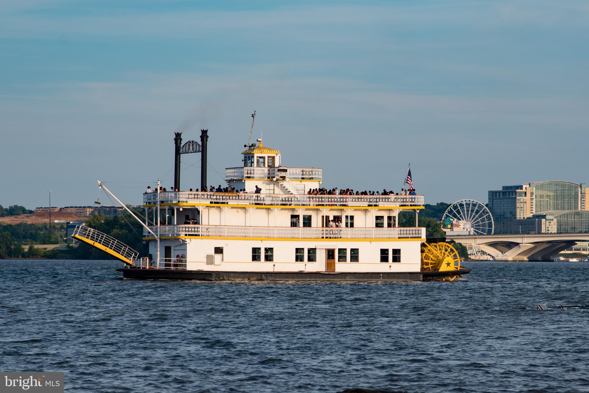 WAYNEWOOD - Residential