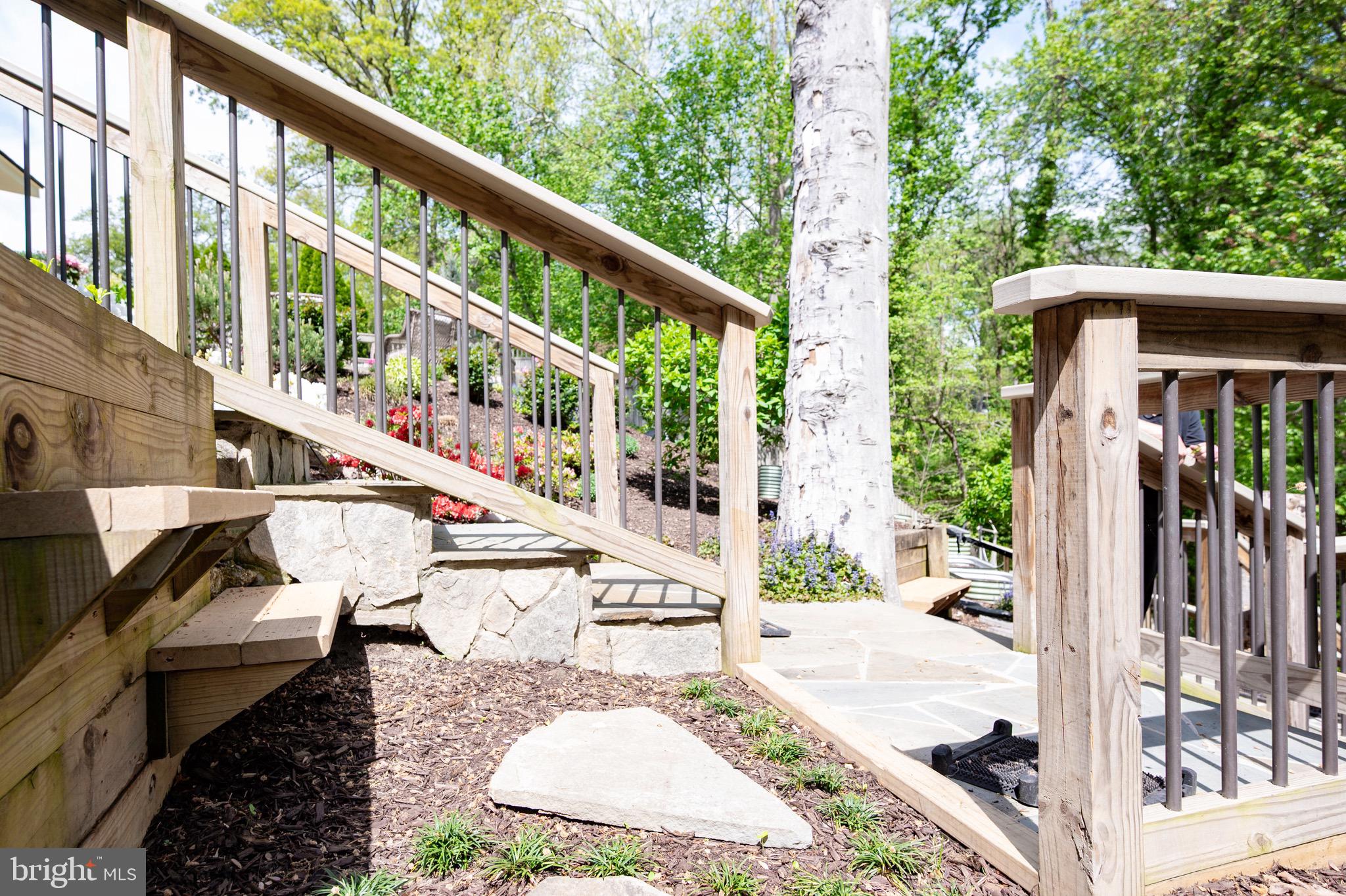 WAYNEWOOD - Residential