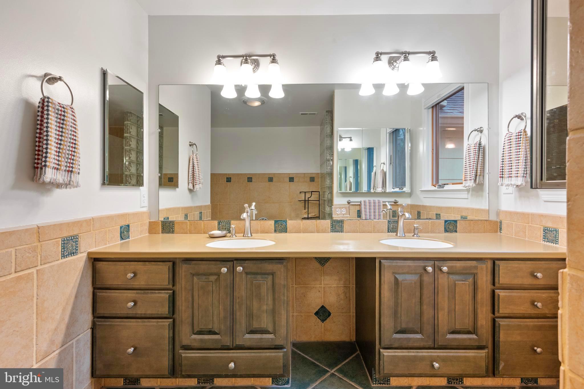 WAYNEWOOD - Residential