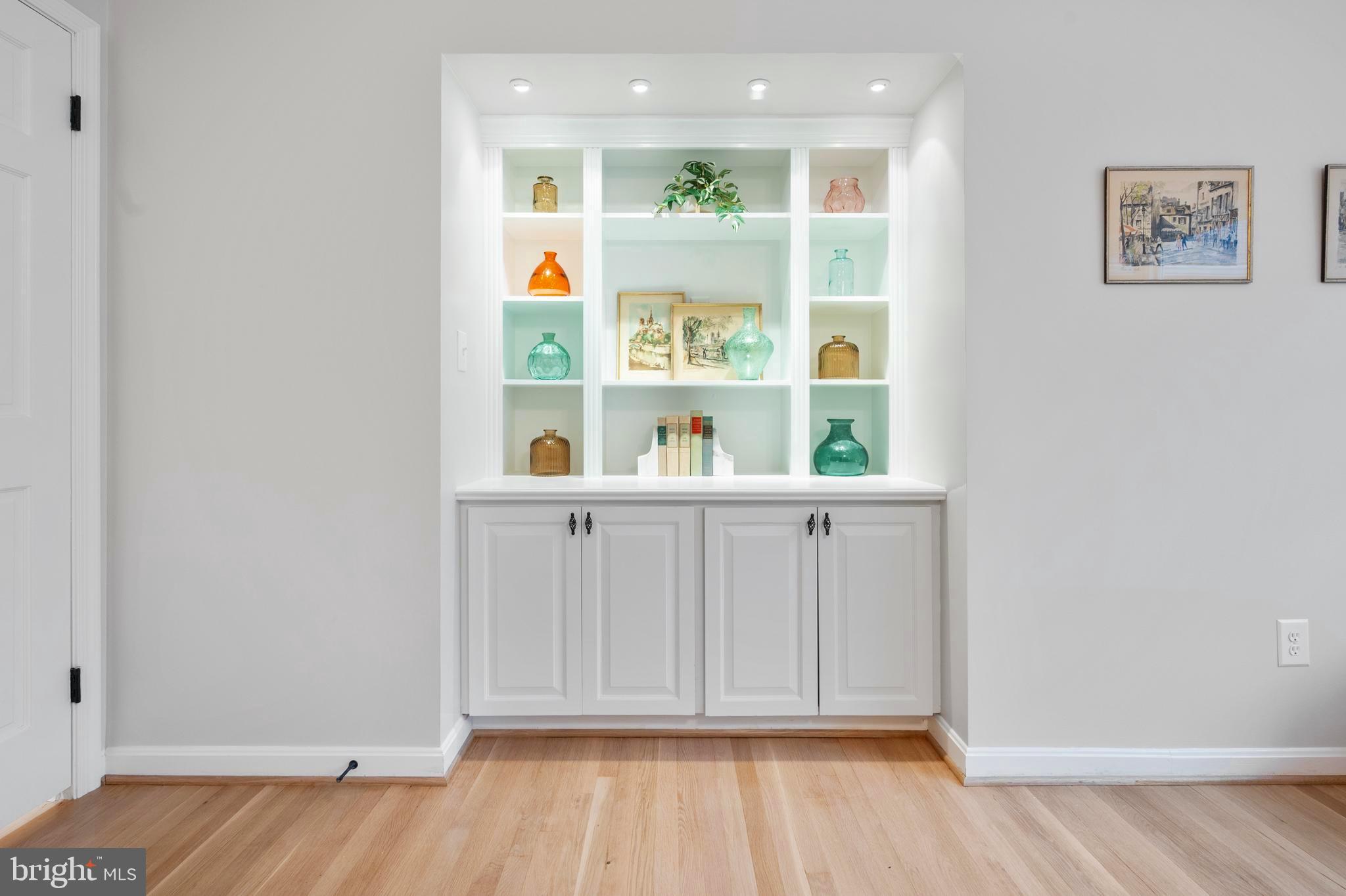 WAYNEWOOD - Residential