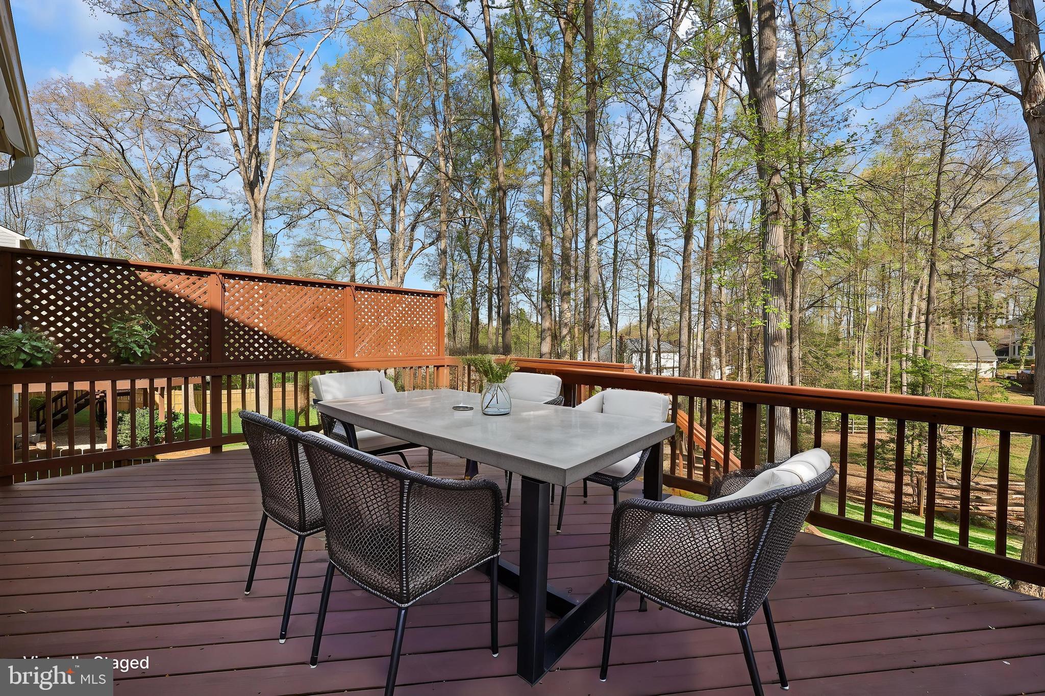 VISTA WOODS - Residential