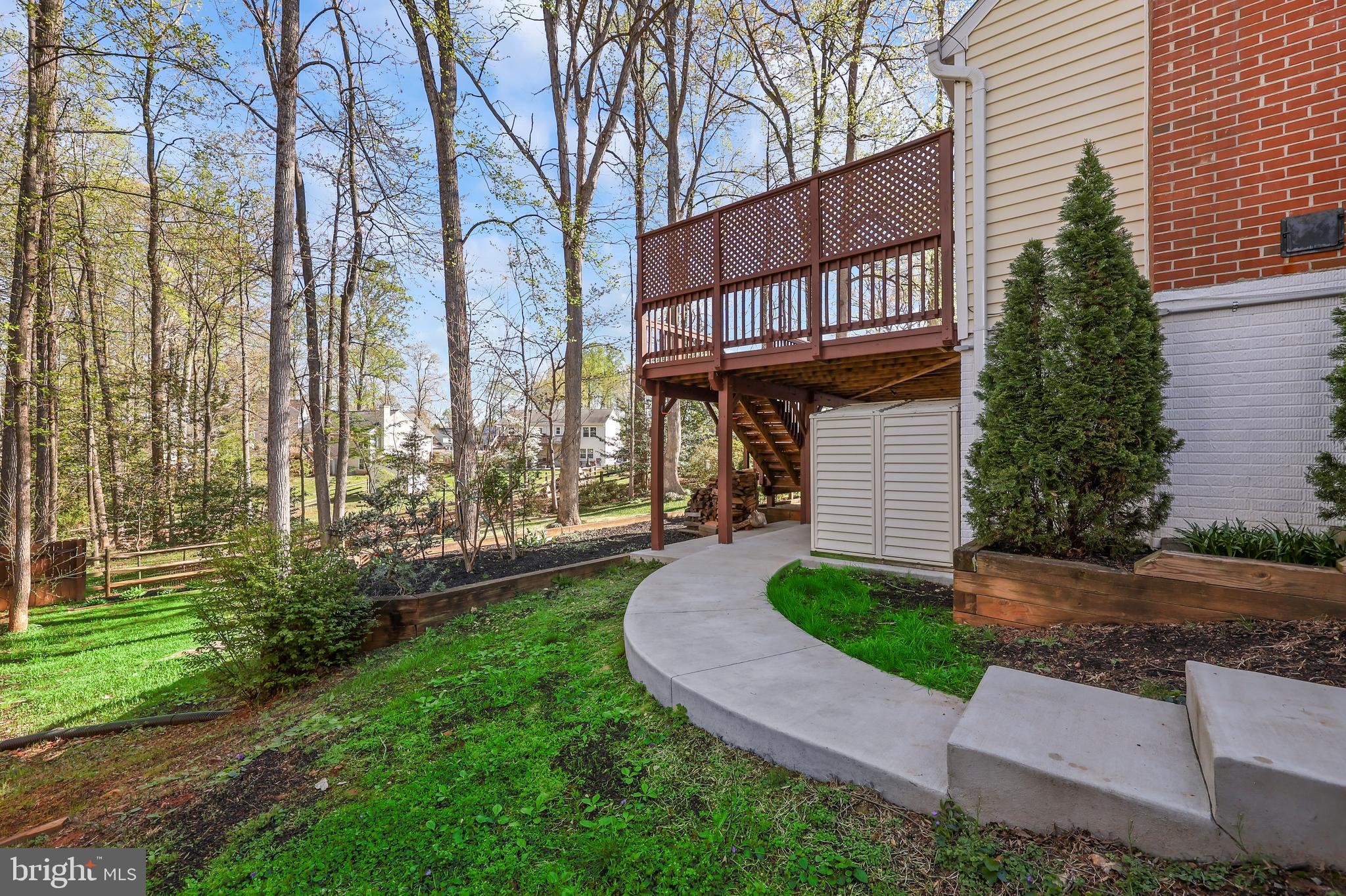 VISTA WOODS - Residential