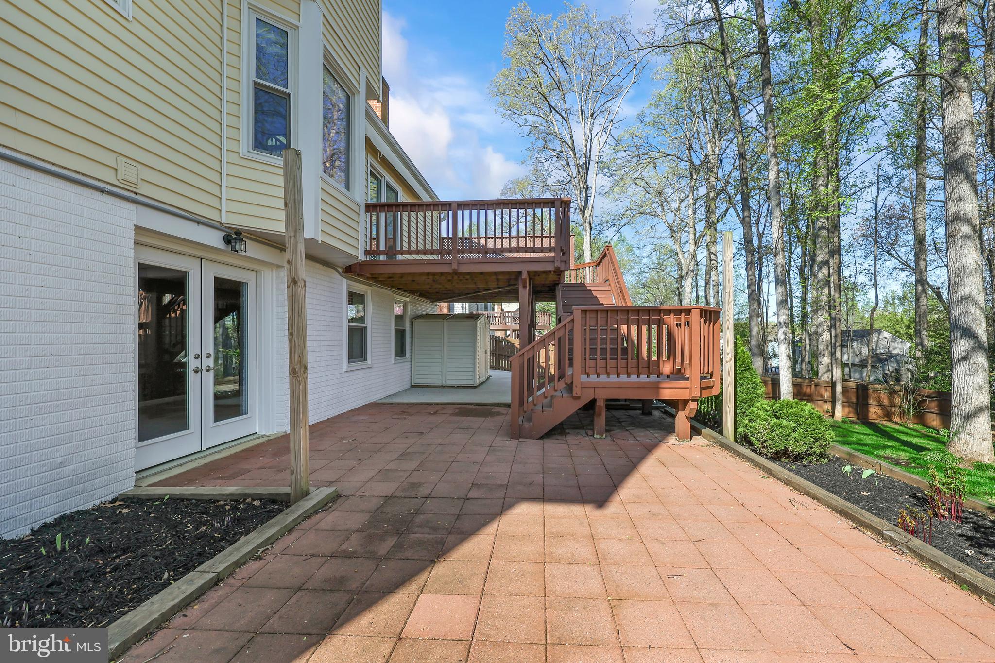 VISTA WOODS - Residential