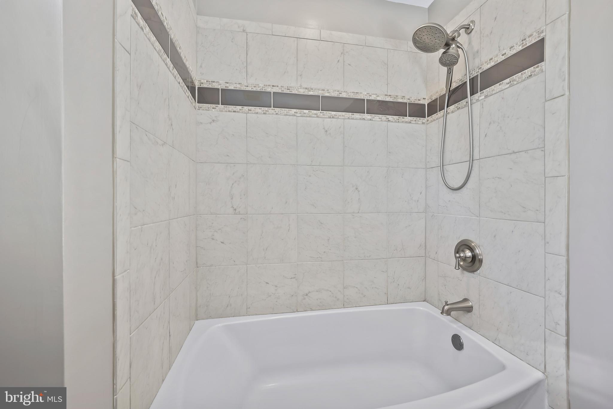 VISTA WOODS - Residential