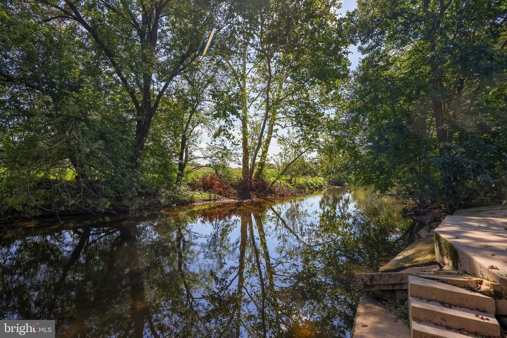 Photo of 283 Skyview Lane, LITITZ, PA 17543 (MLS # PALA2077348)