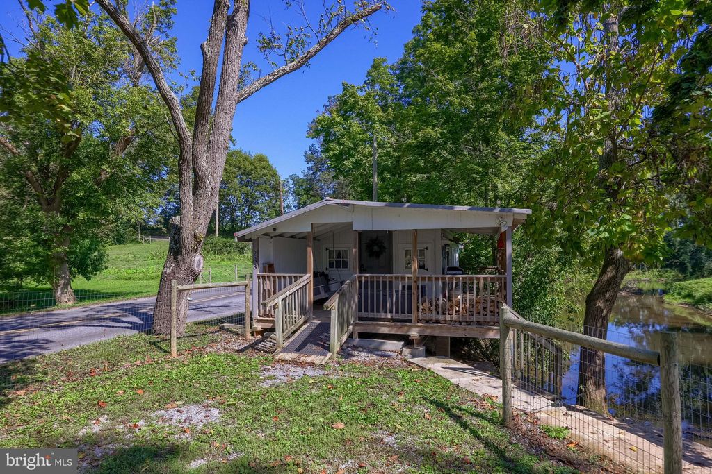 Photo of 283 Skyview Lane, LITITZ, PA 17543 (MLS # PALA2077348)