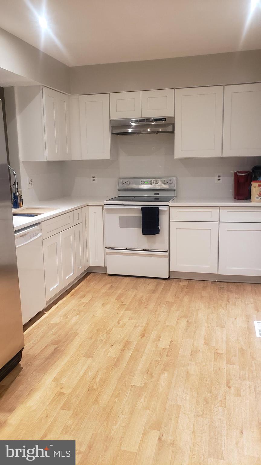 WINDSOR GREEN - Residential Lease