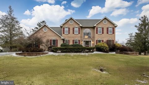 11 MULLIGAN DRIVE READING PA 19606