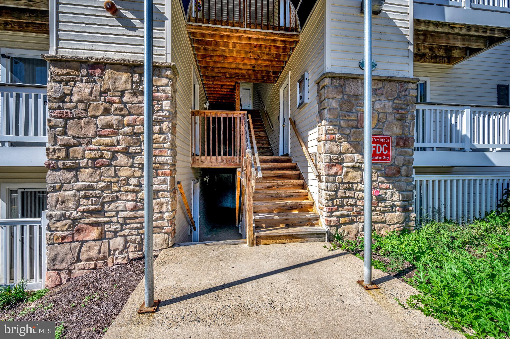 15 FERN OAK CIRCLE 15202