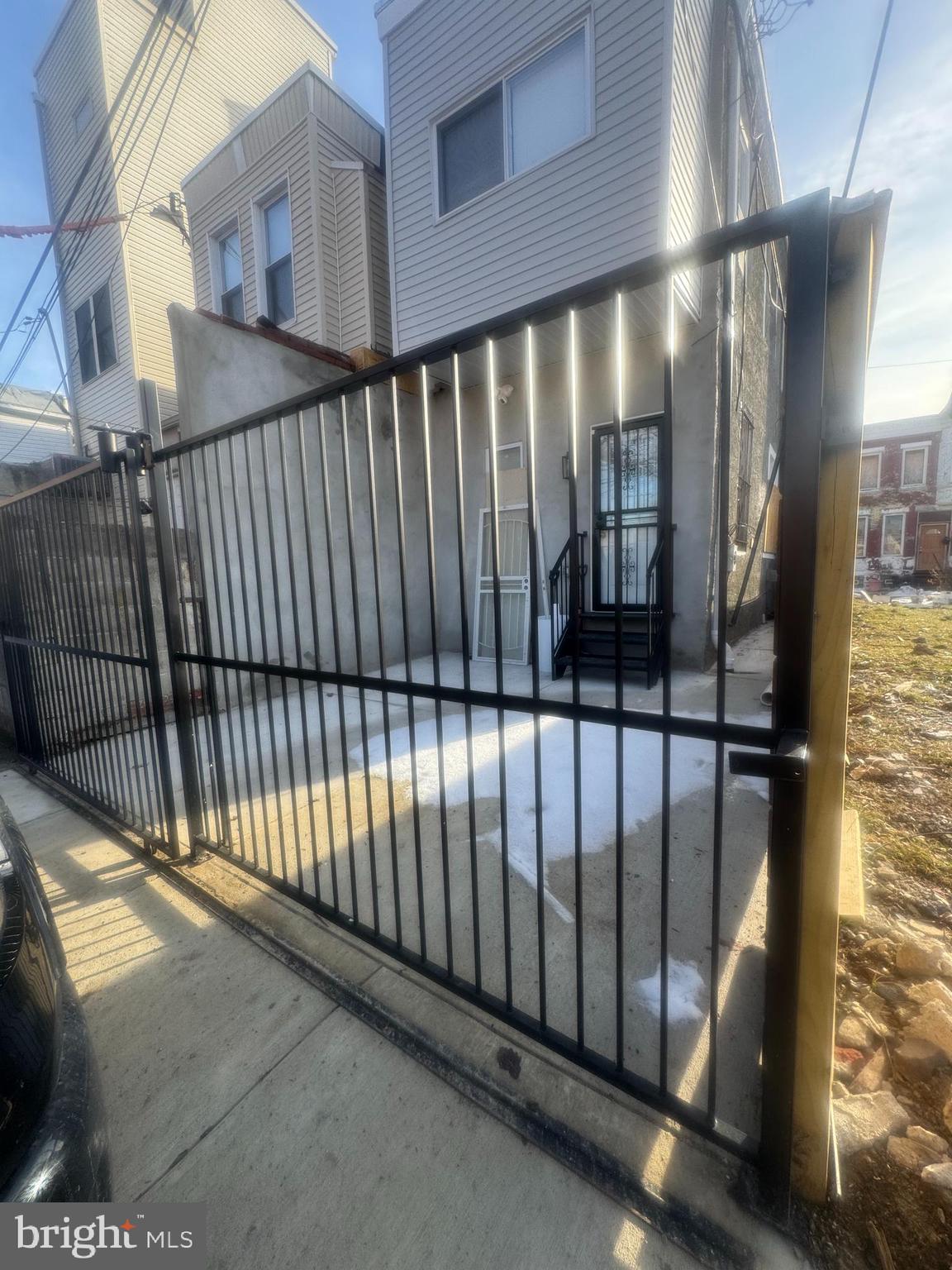 STRAWBERRY MANSION - Residential Lease