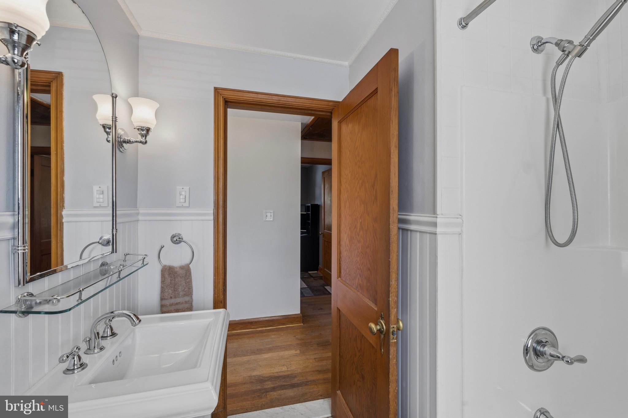 OAKLAND TERRACE - Residential