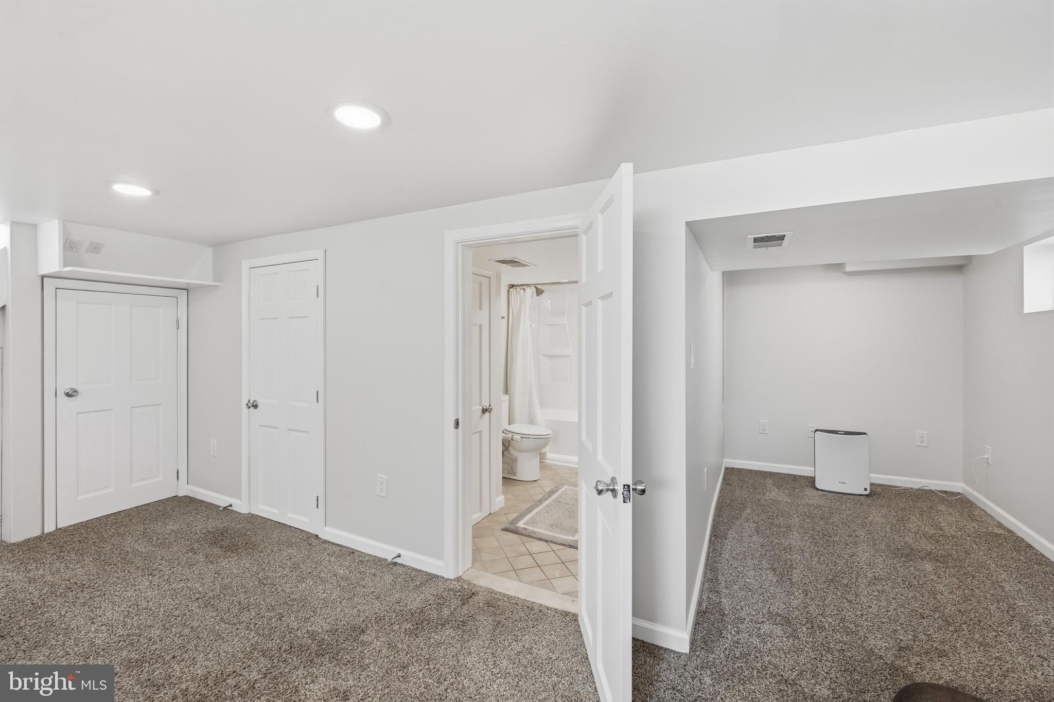 OAKLAND TERRACE - Residential