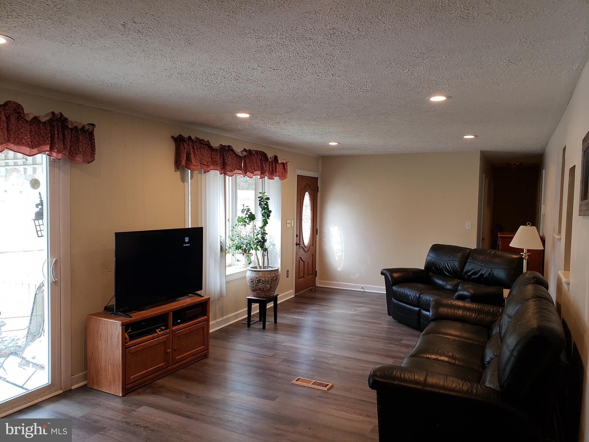 ACADEMY ACRES - Residential