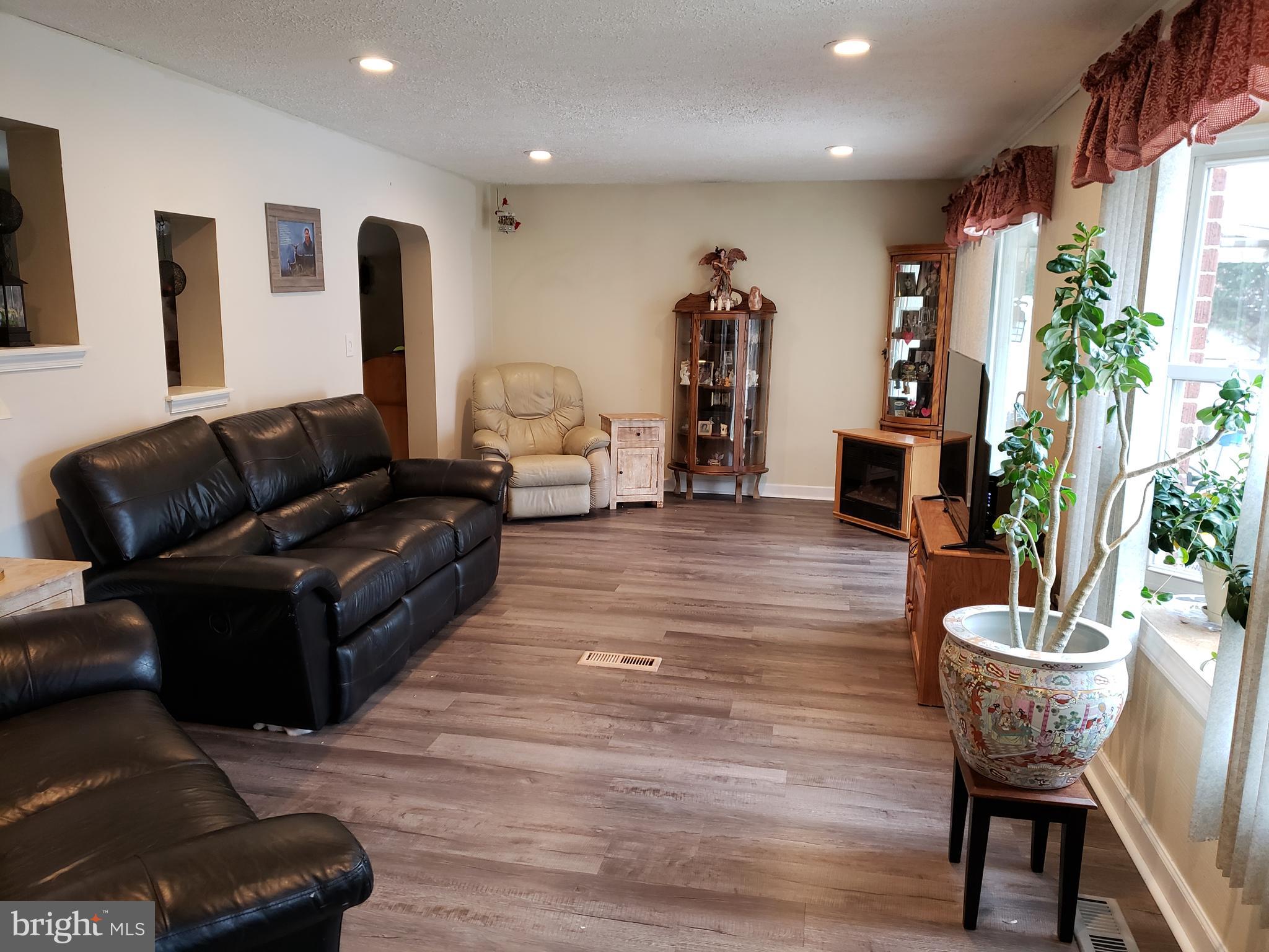 ACADEMY ACRES - Residential