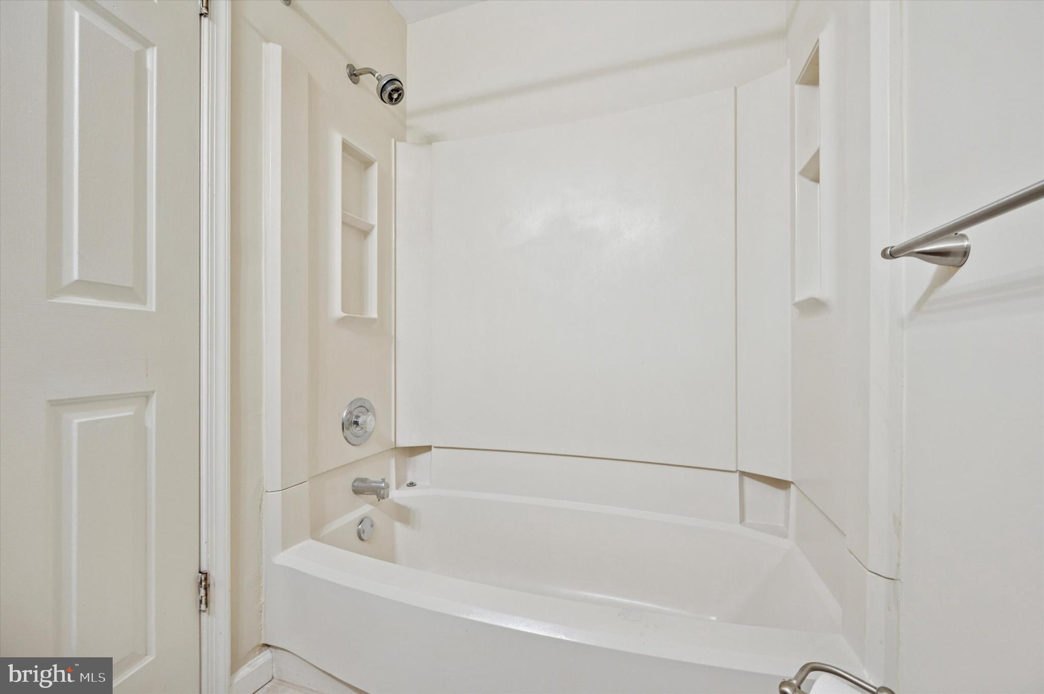 HAMPTON GREENS - Residential