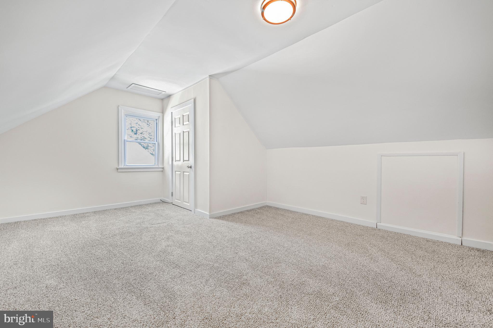 MAPLE SHADE - Residential