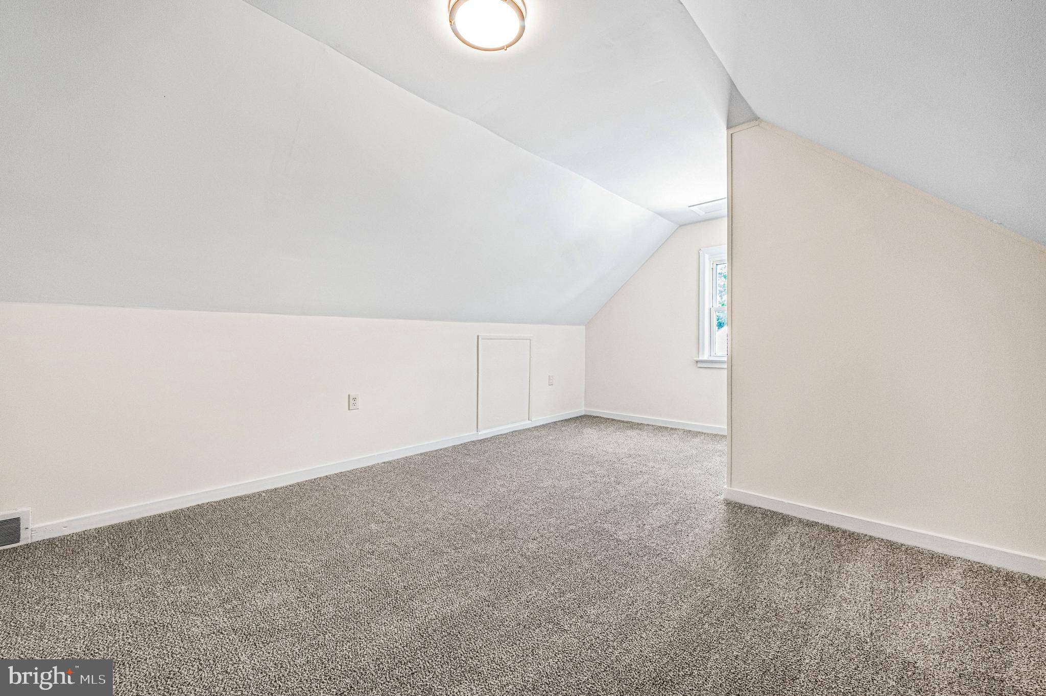 MAPLE SHADE - Residential