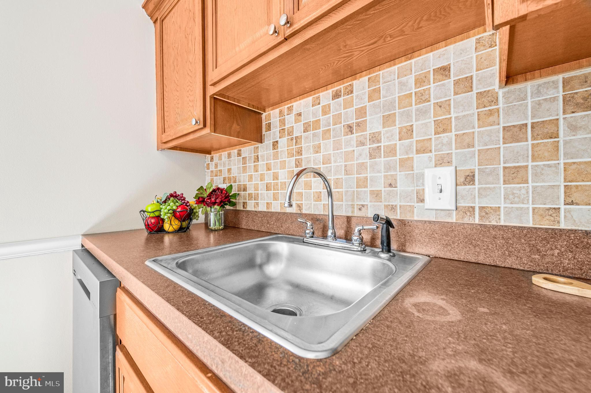 MAPLE SHADE - Residential