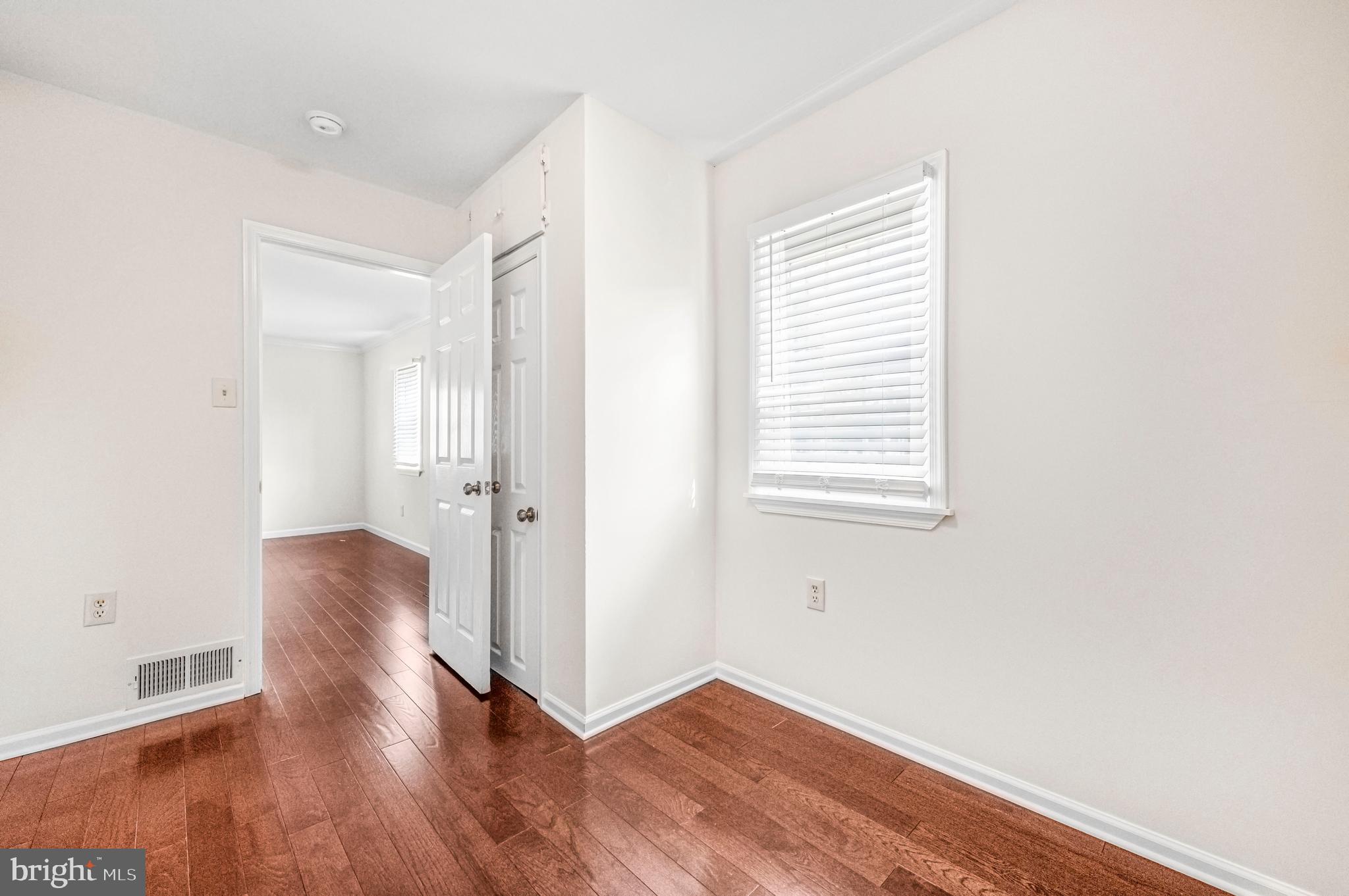 MAPLE SHADE - Residential