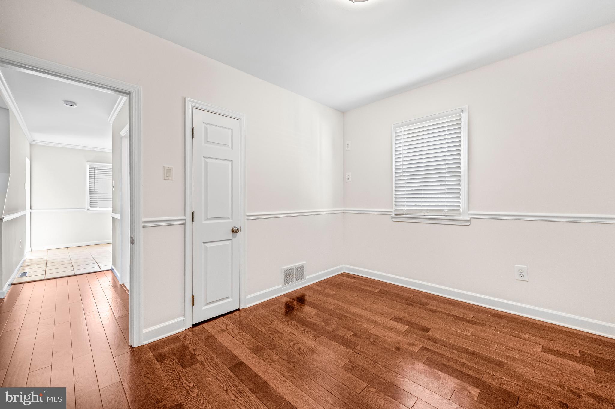 MAPLE SHADE - Residential