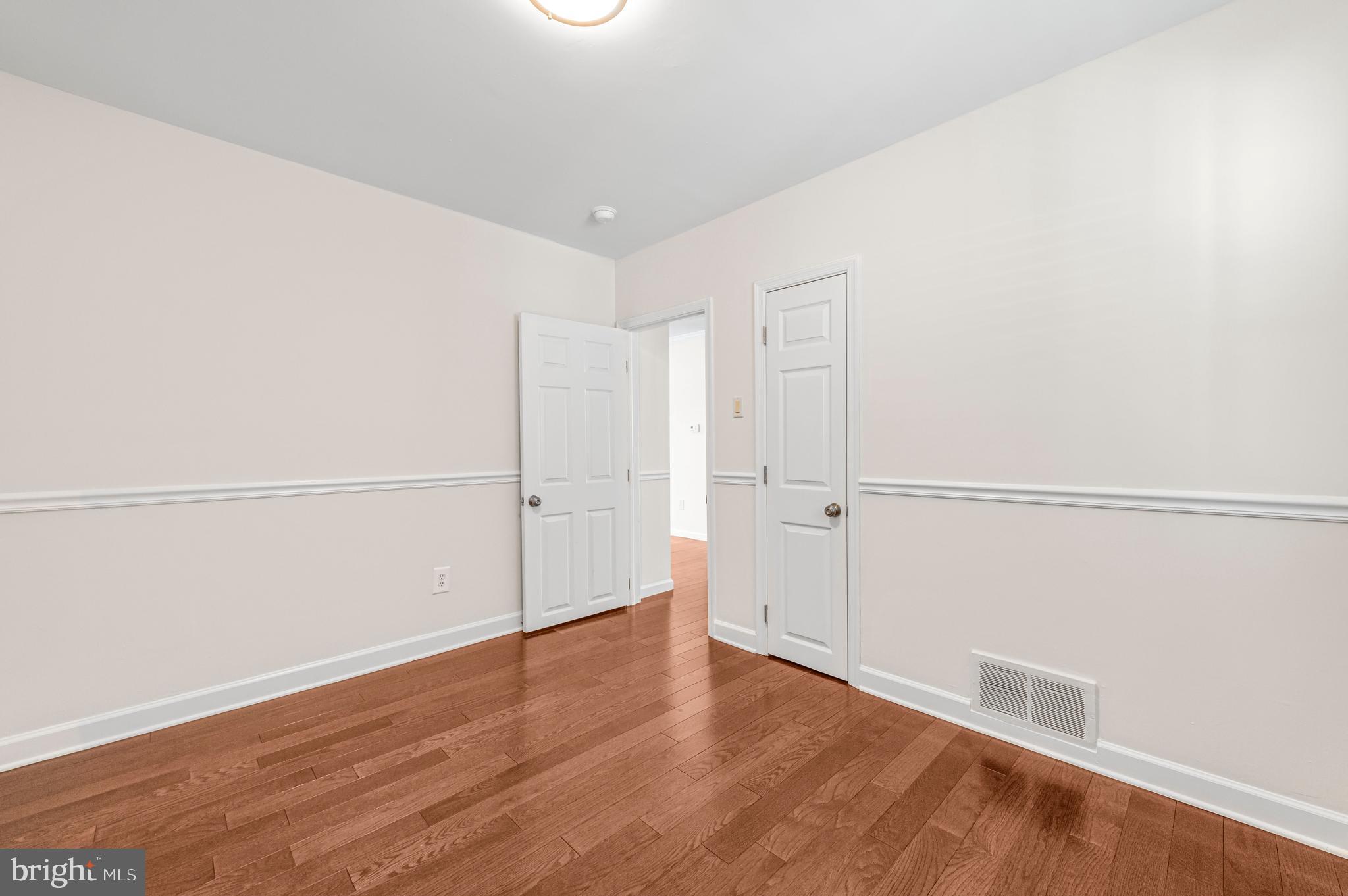 MAPLE SHADE - Residential