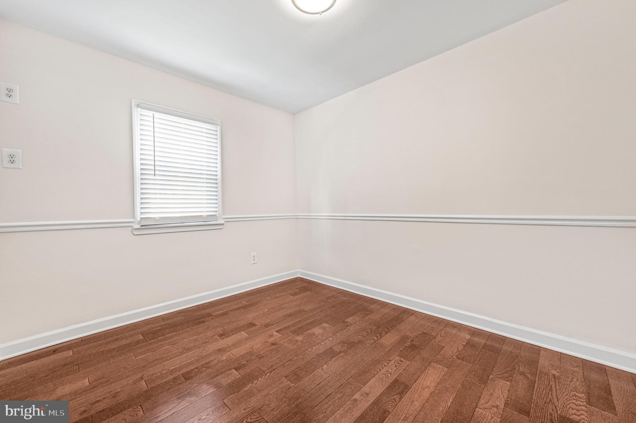 MAPLE SHADE - Residential