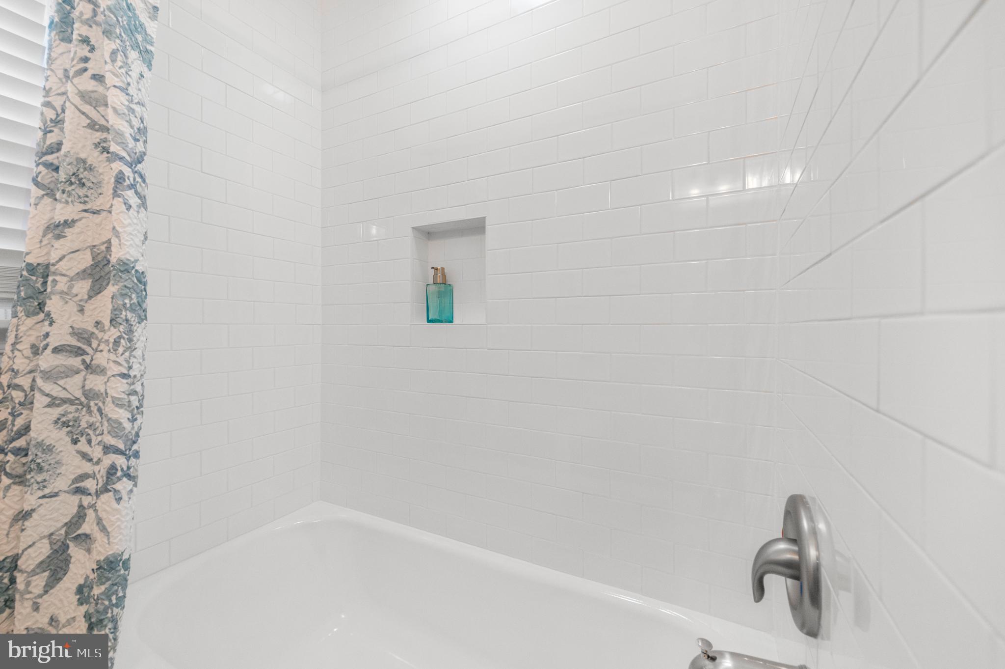 MAPLE SHADE - Residential